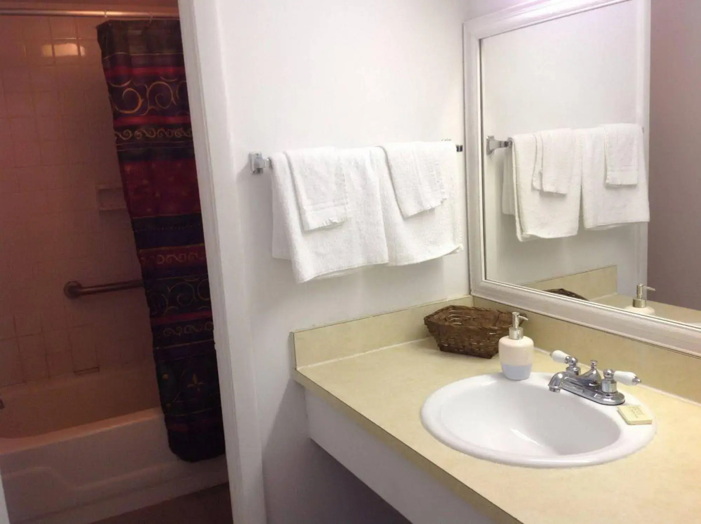 OYO Hotel Petersburg VA I-95 & E Washington St