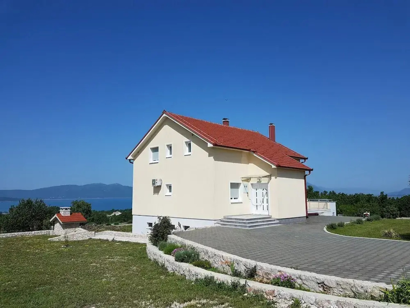 Blue Lake Luxury Accommodation