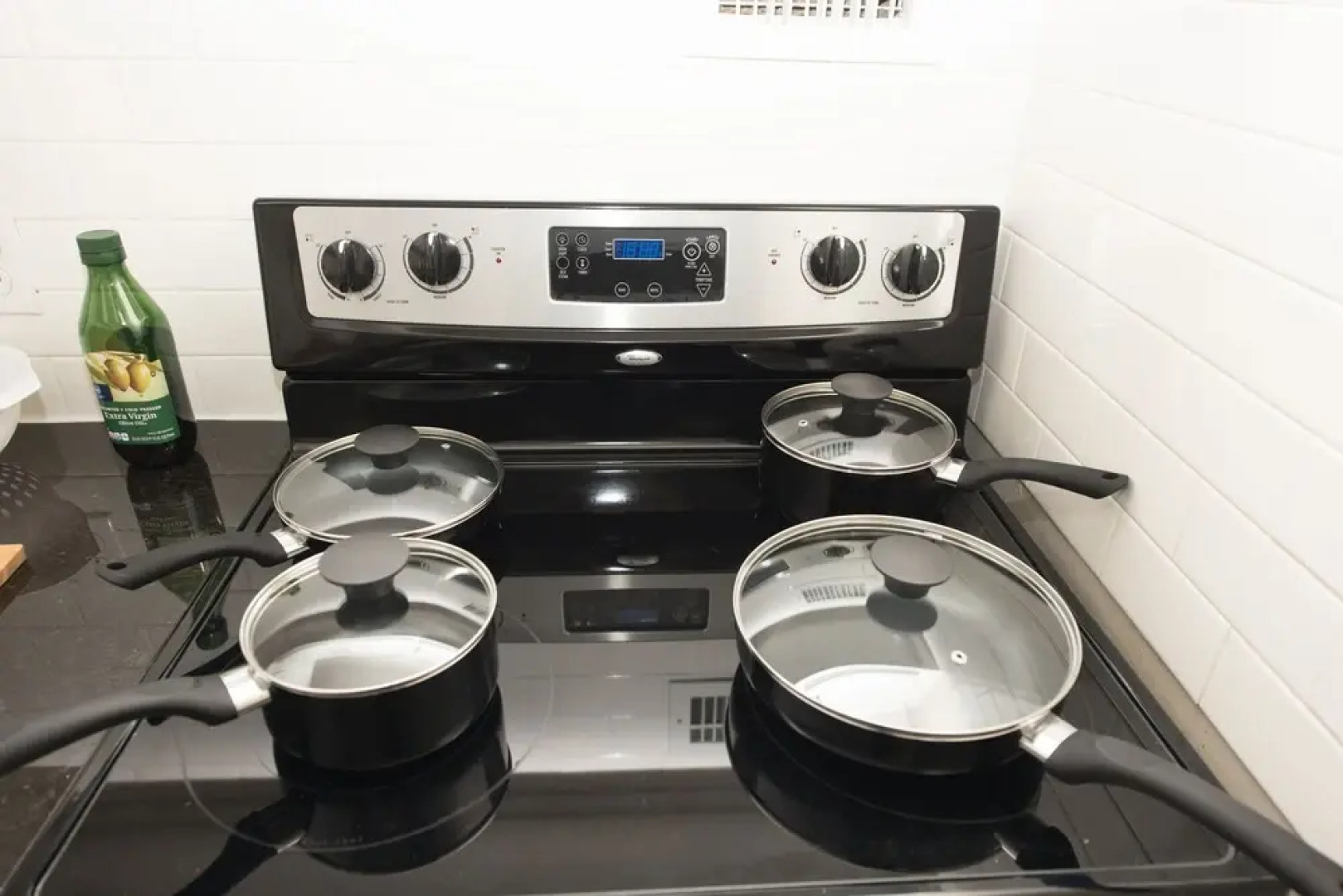 The Apple Theory on 19th