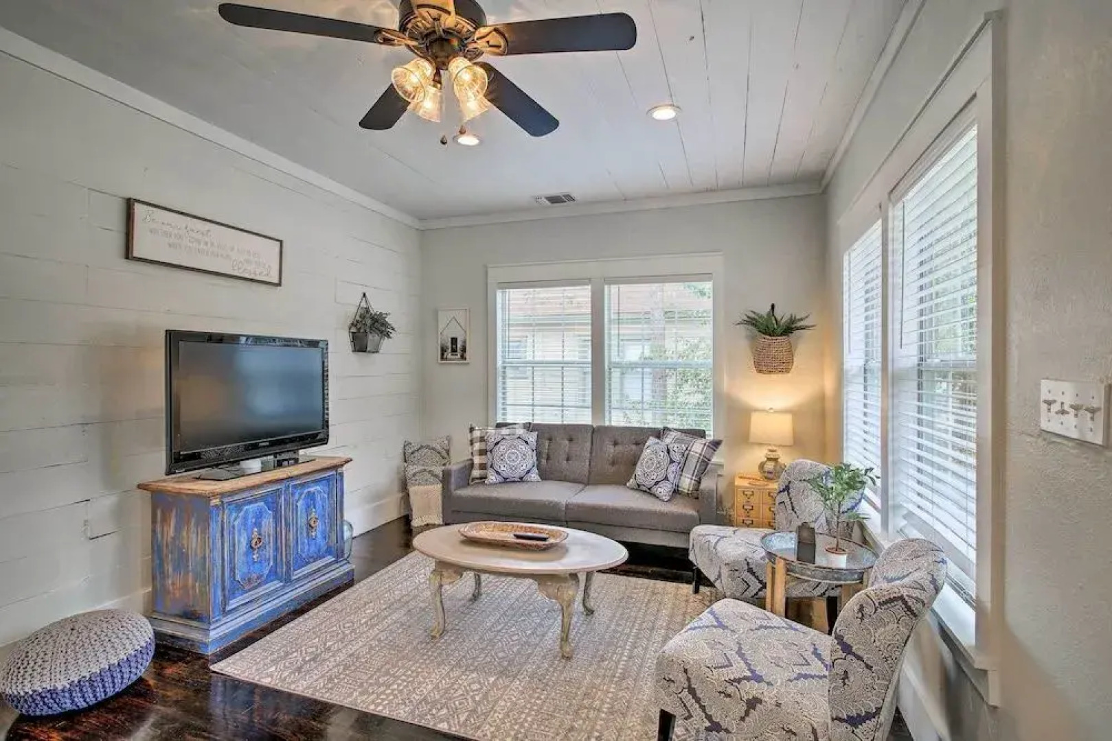 Renovated Family Cottage 1 Mi to Main St Shops!