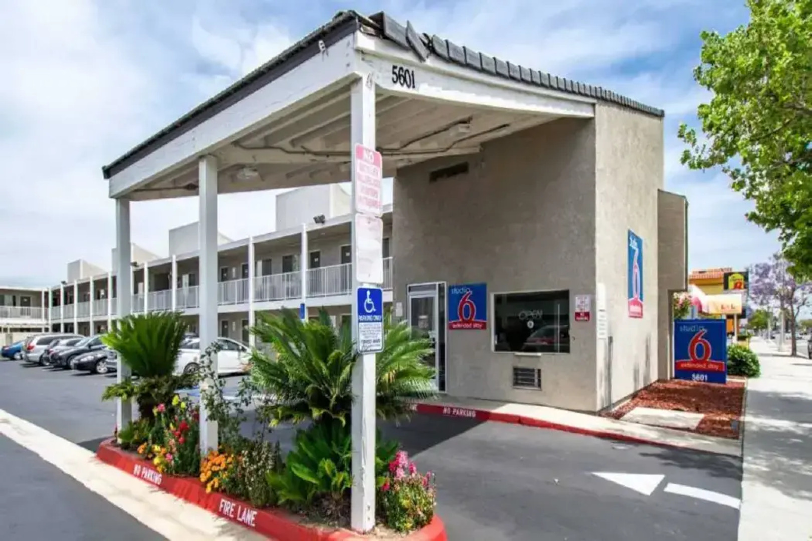 Studio 6 Cypress, CA