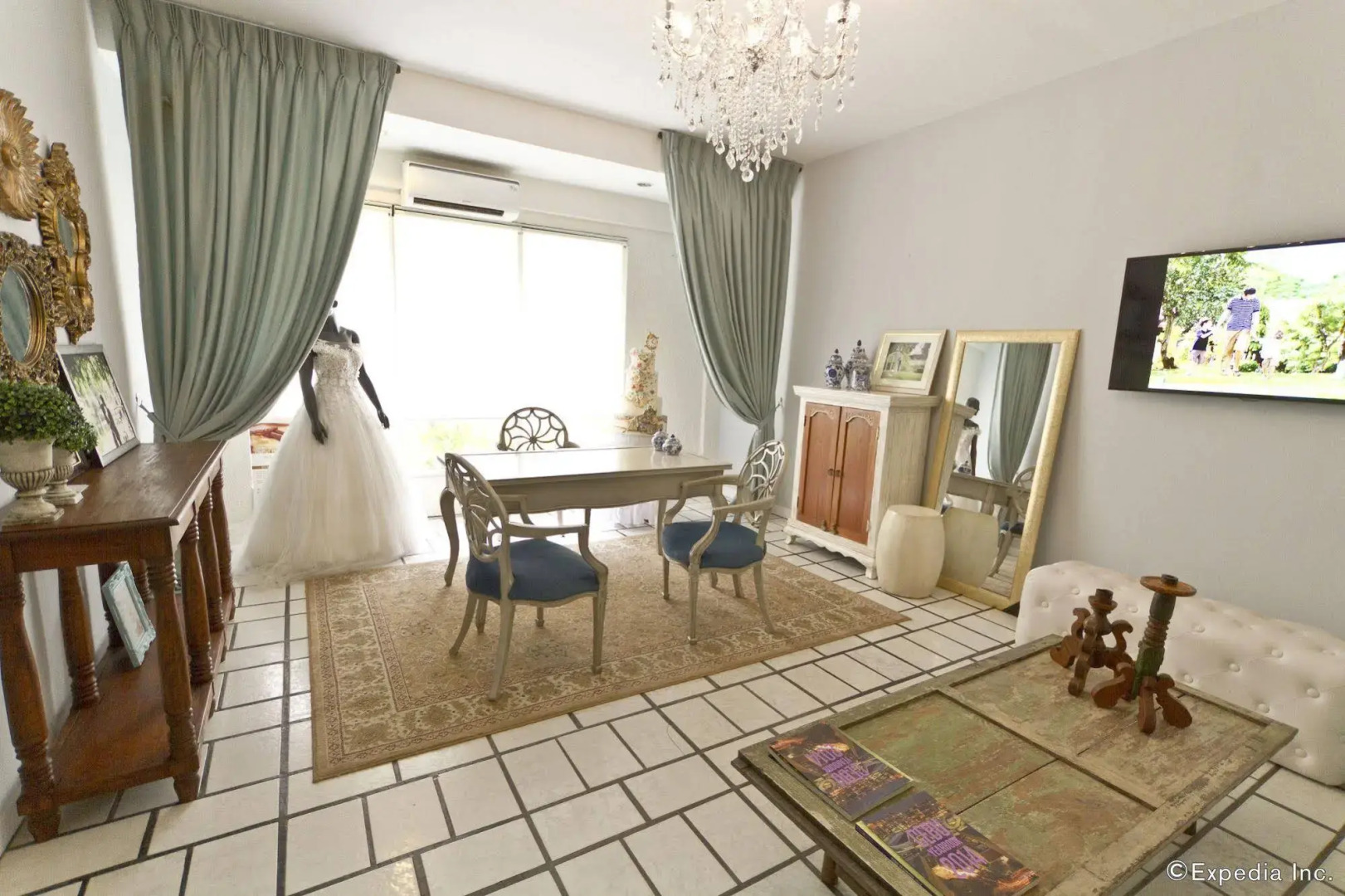 Montebello Villa Hotel