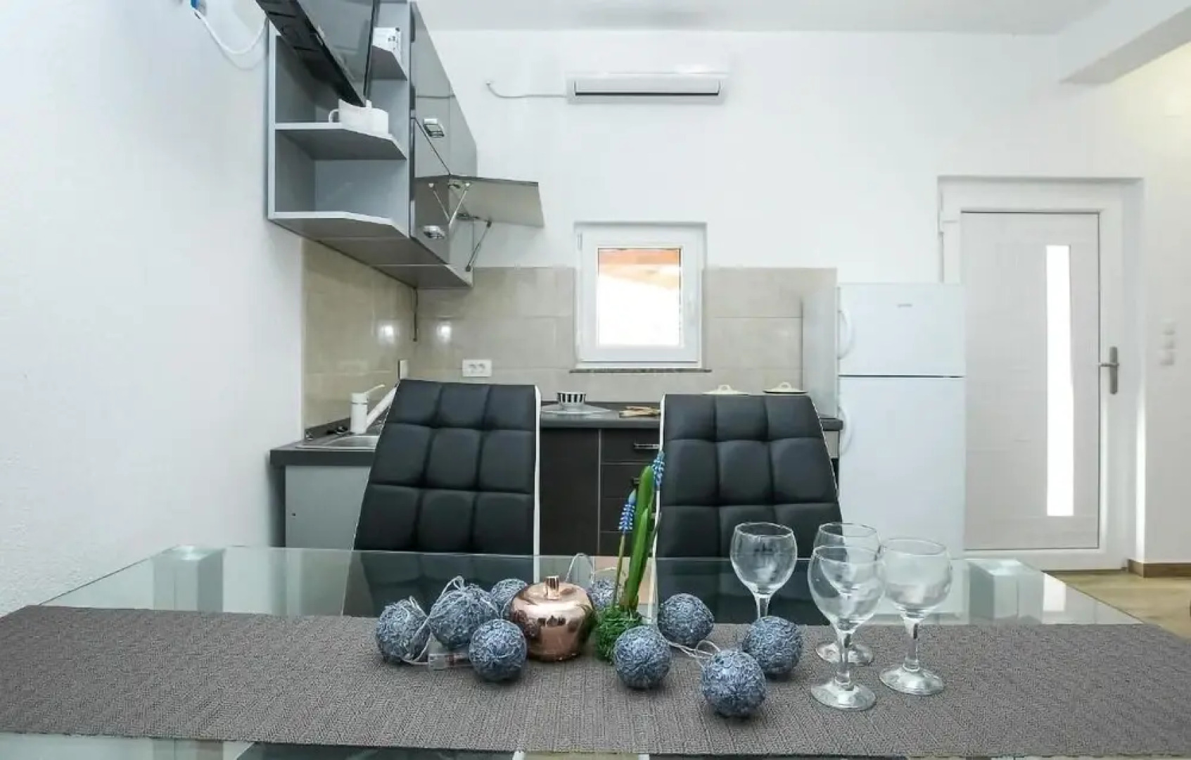 Awesome Home in Biograd na Moru With Wifi, 1 Bedrooms and Outdoor Swimming Pool