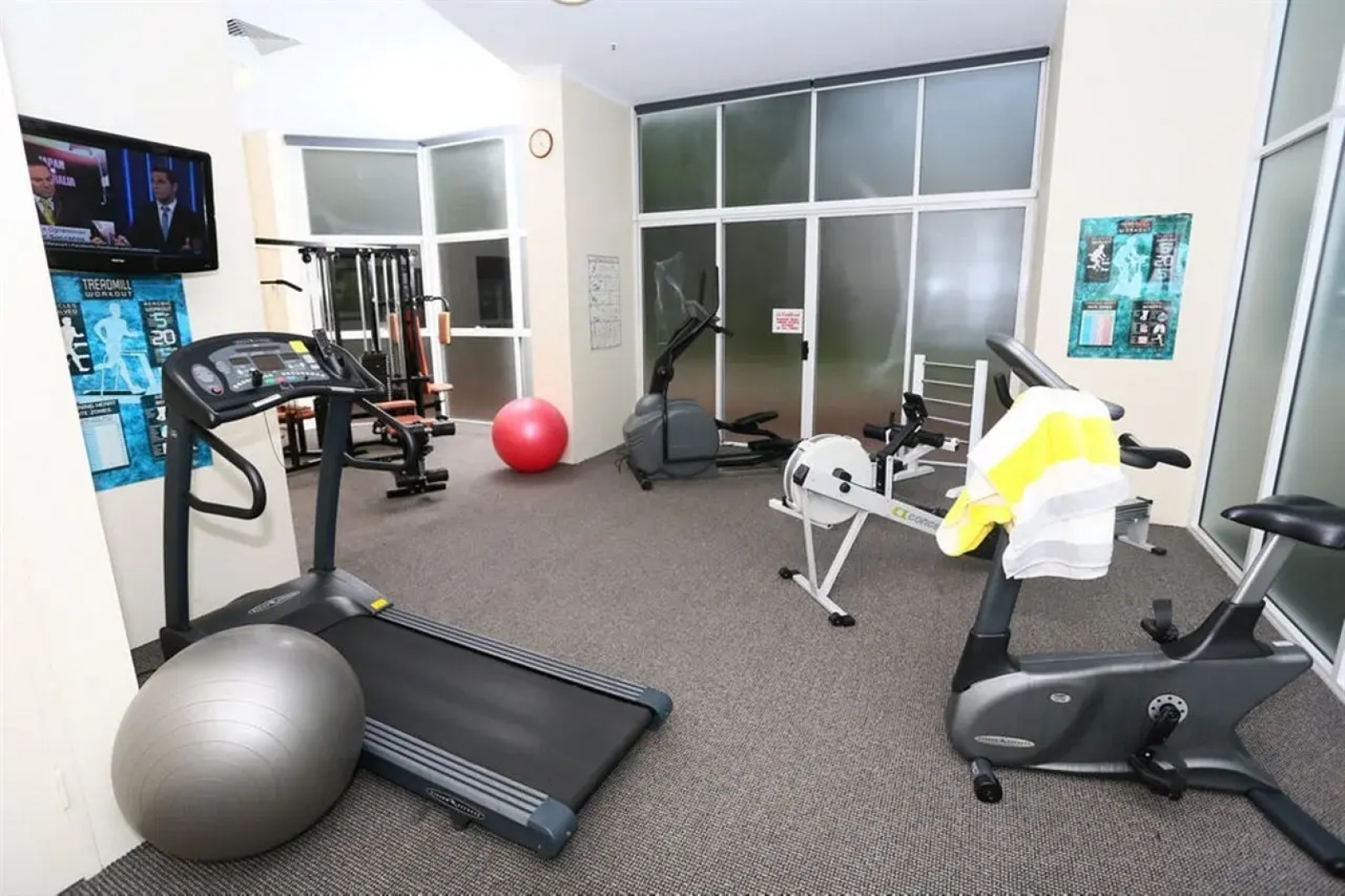 Oscar on Main Resort