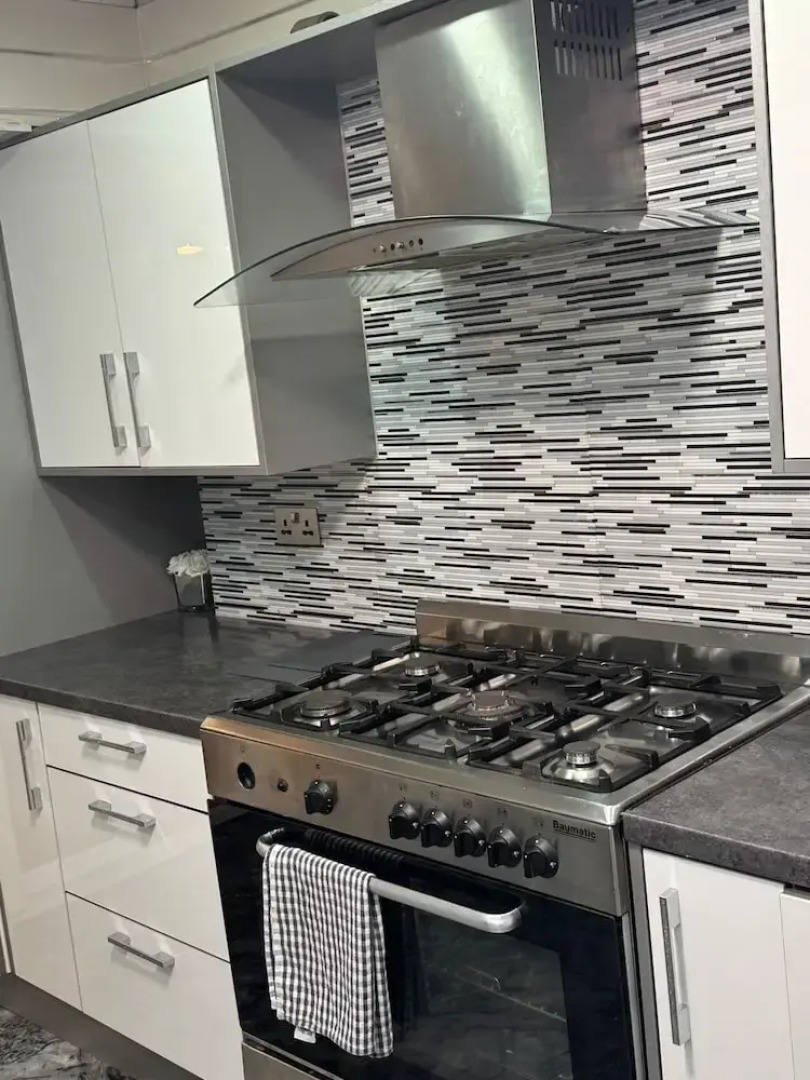 Cozy 4-bed Room Apartments in Birmingham