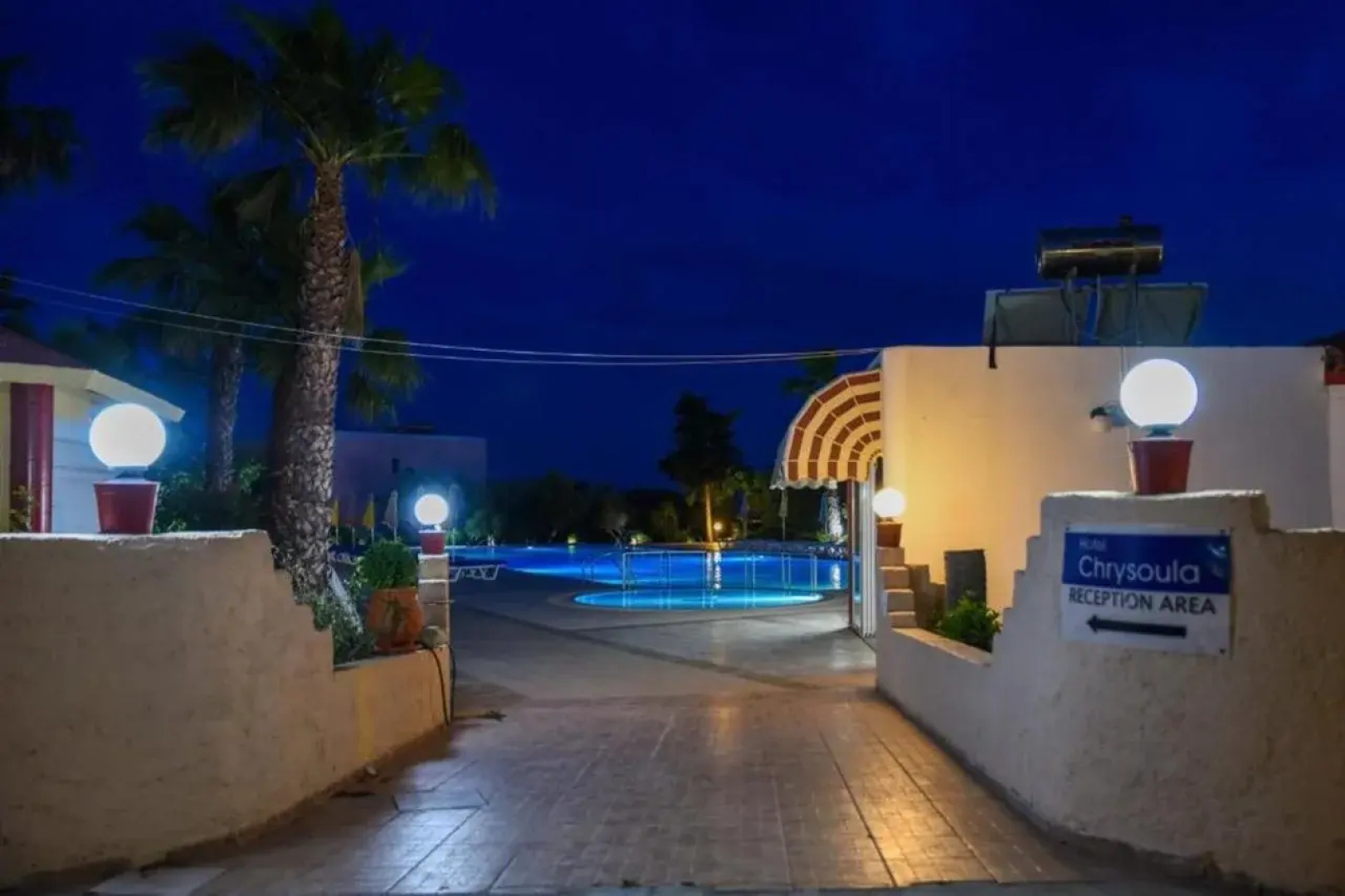 Chrysoula Hotel & Apartments