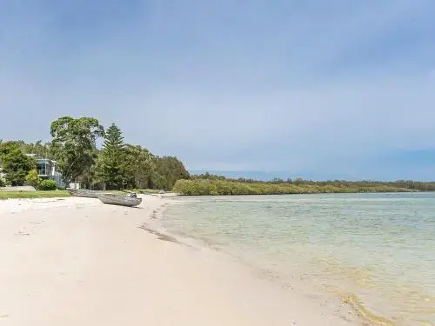 Casa Martins', 219 Foreshore Drive - Absolute Waterfront House