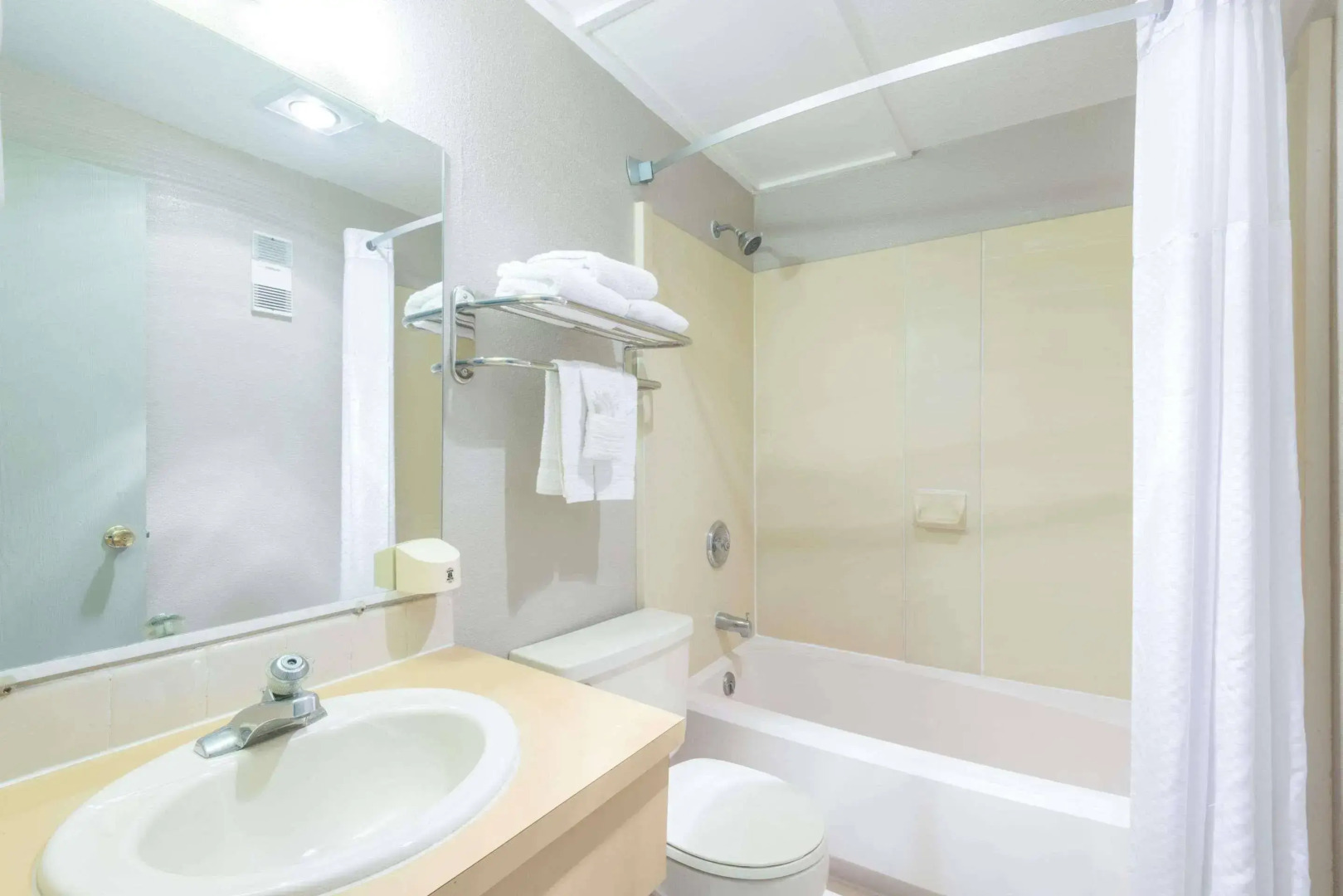 Super 8 By Wyndham Sheridan