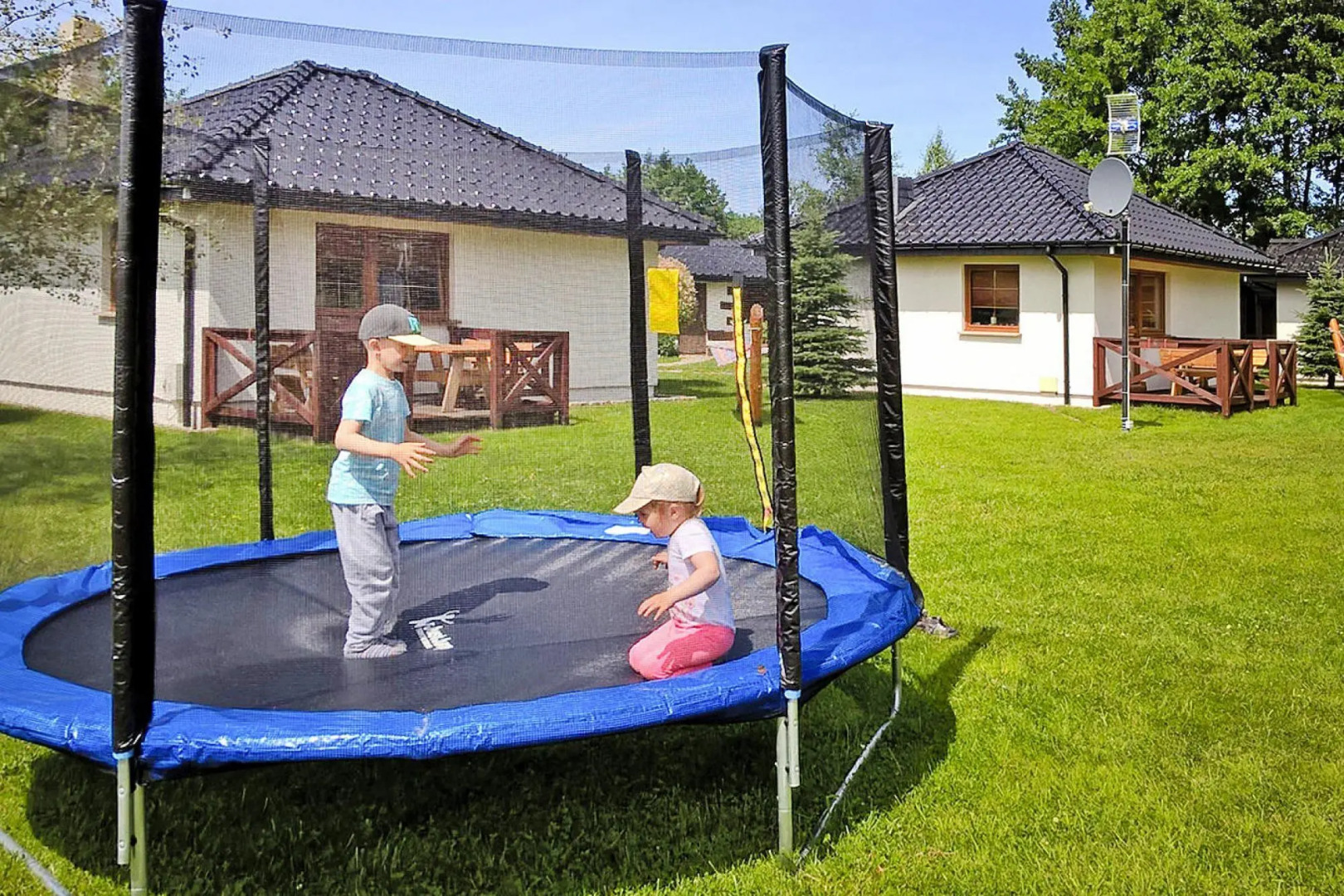 Holiday Homes, Gleznowko