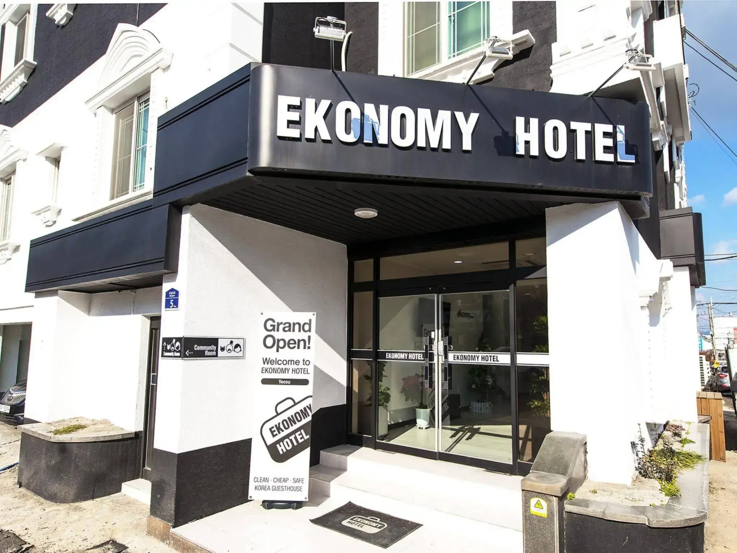 Ekonomy Hotel Yeosu