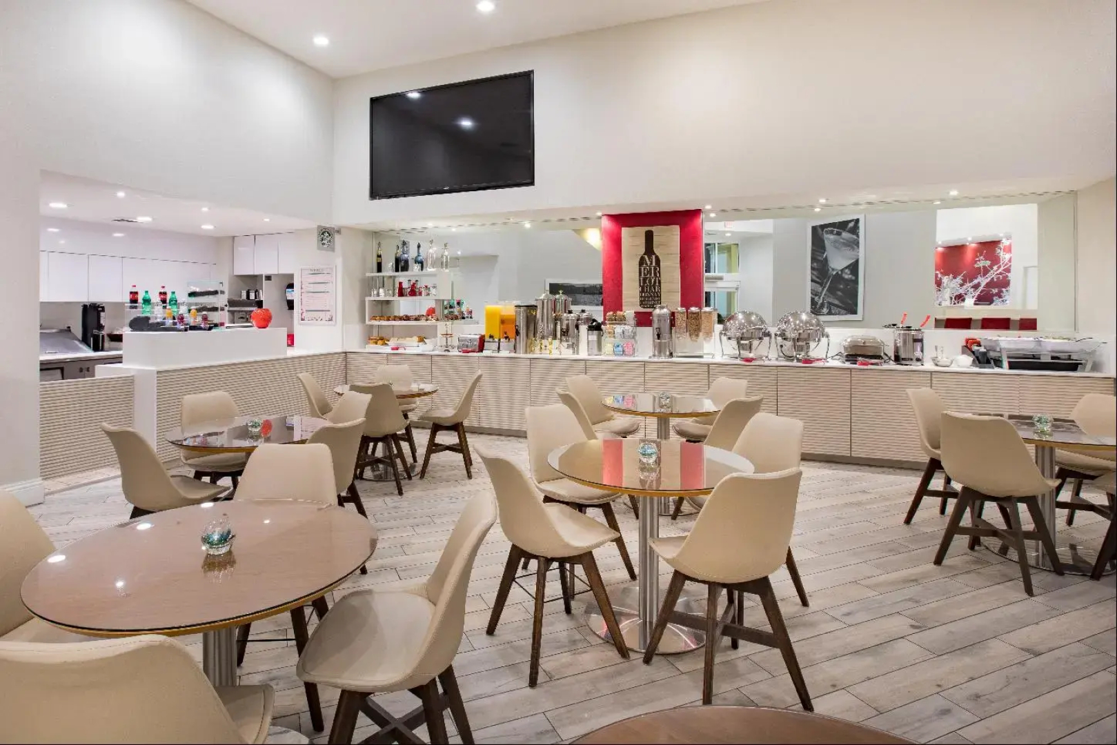 The Point Hotel & Suites