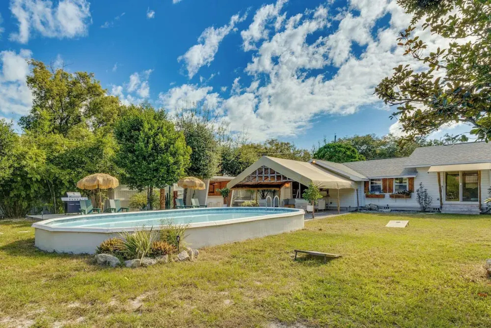 Mount Dora Home: Private Pool, Spa & Tropical Bar!