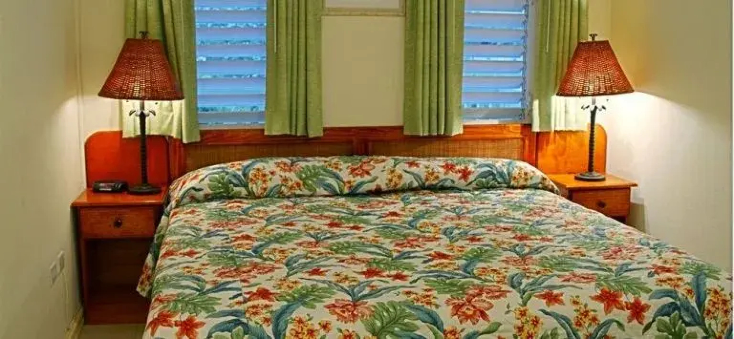 Tropical Winds Apartment Hotel