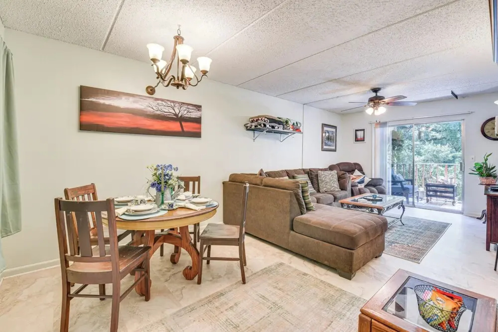 Pool & Beach Access: Lovely Mary Esther Condo!