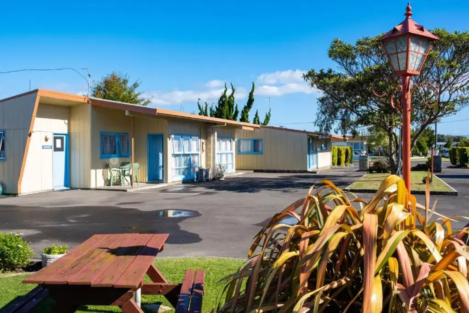 Sundowner Spanish Lady Motel