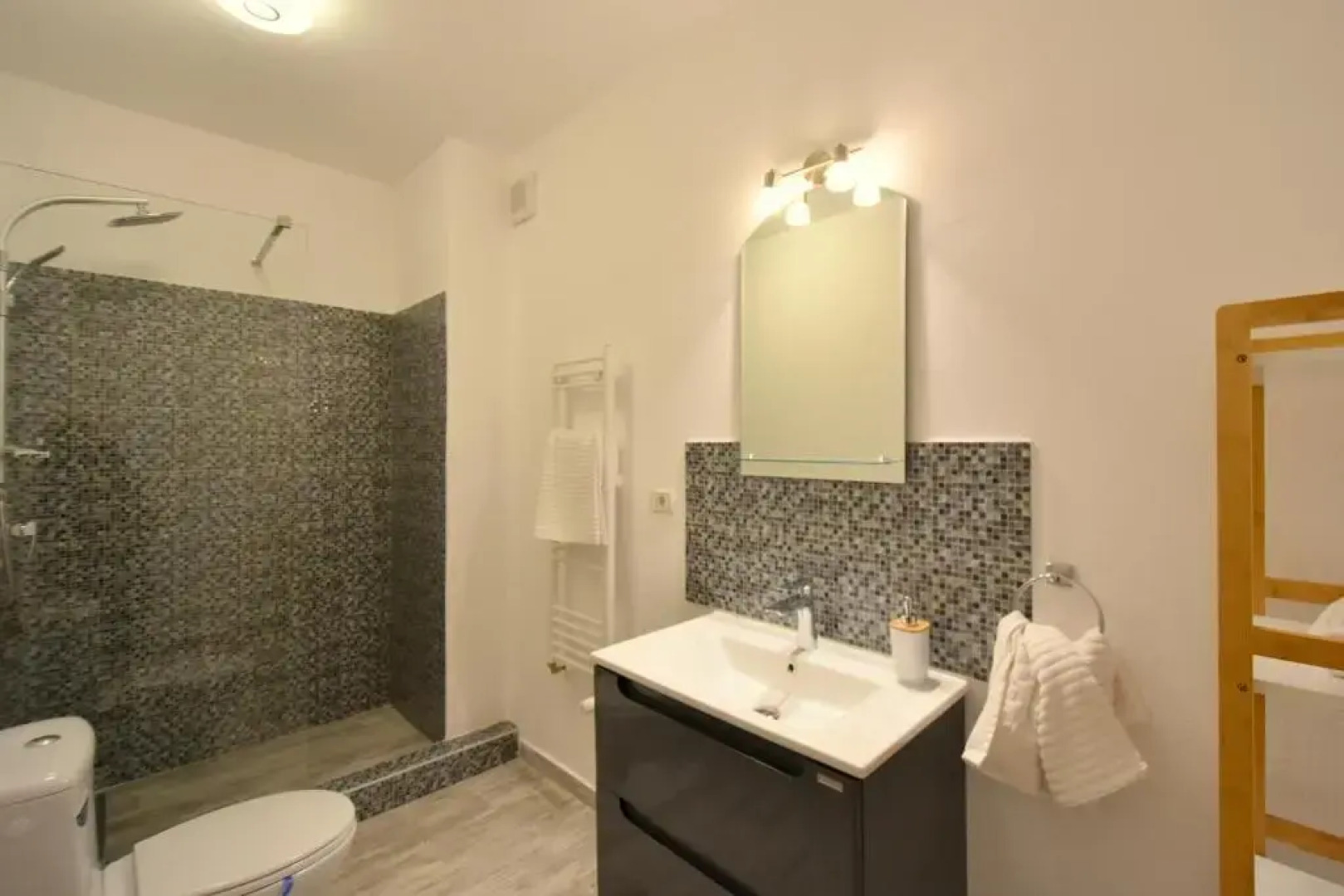 Neferprod Apartments - IS - CAM 02