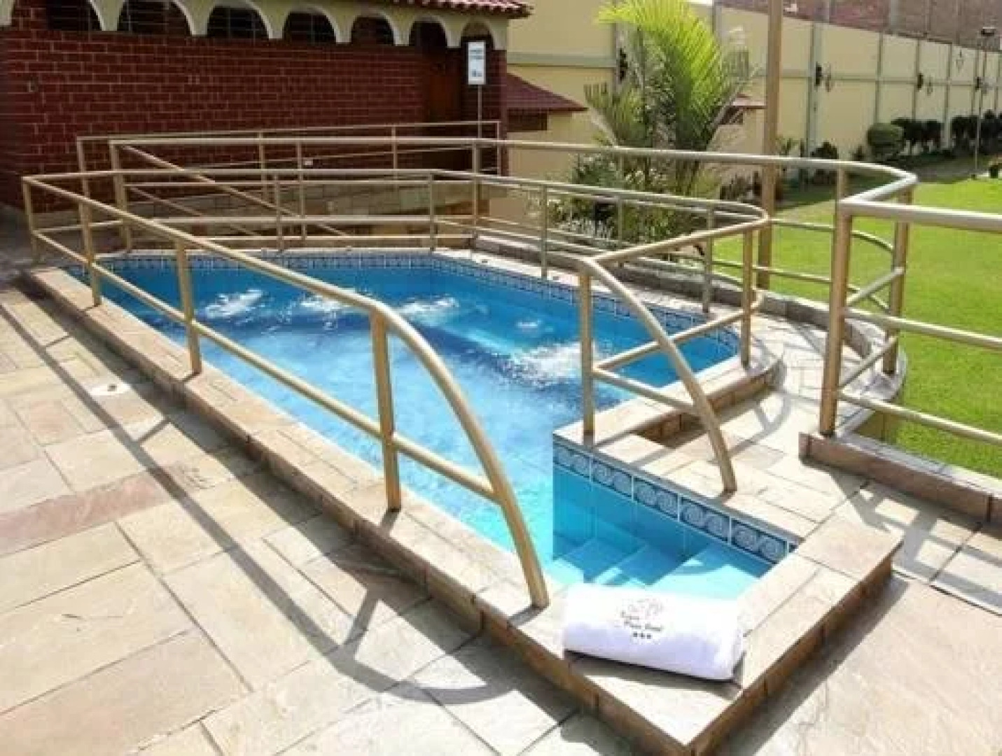 The Rokes Plaza Hotel