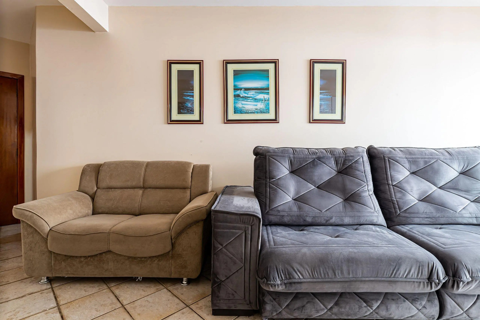 Apto pé na areia vista mar em Meia Praia EVB308