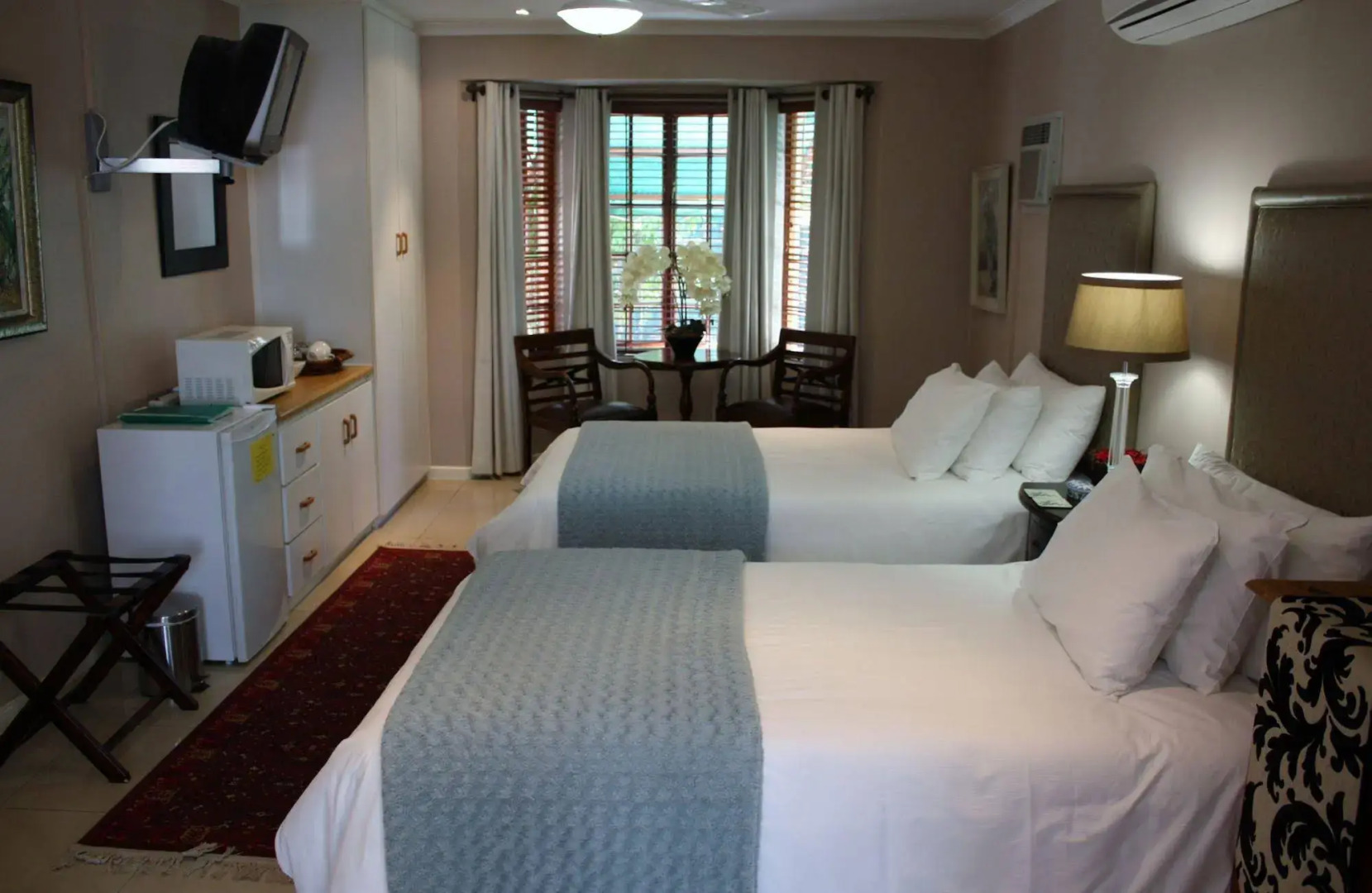 Somerset Lodge Montagau