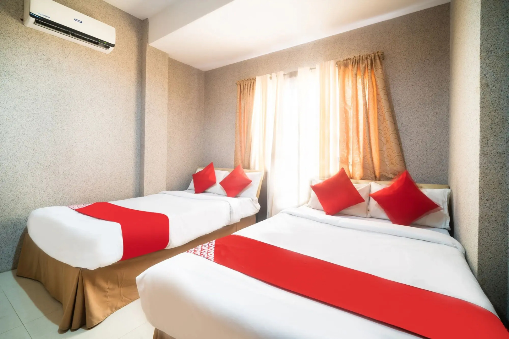 Sunny Point Hotel
