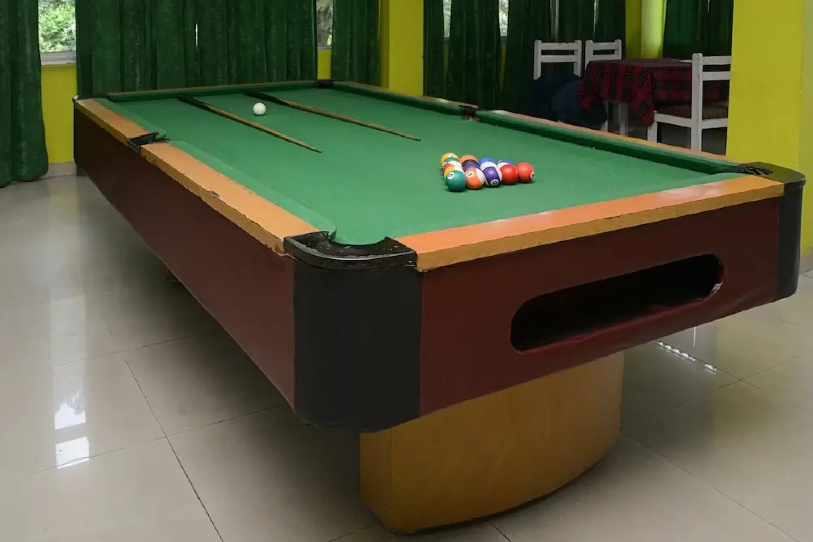 OYO 22122 Hotel Falcon Crest