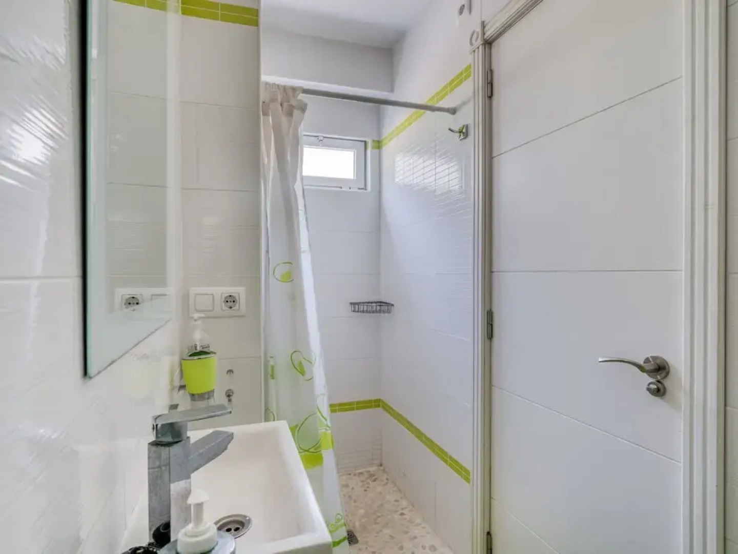 Nice Apartment With Spacious Terrace and Beautiful Views of the Atlantic Ocean