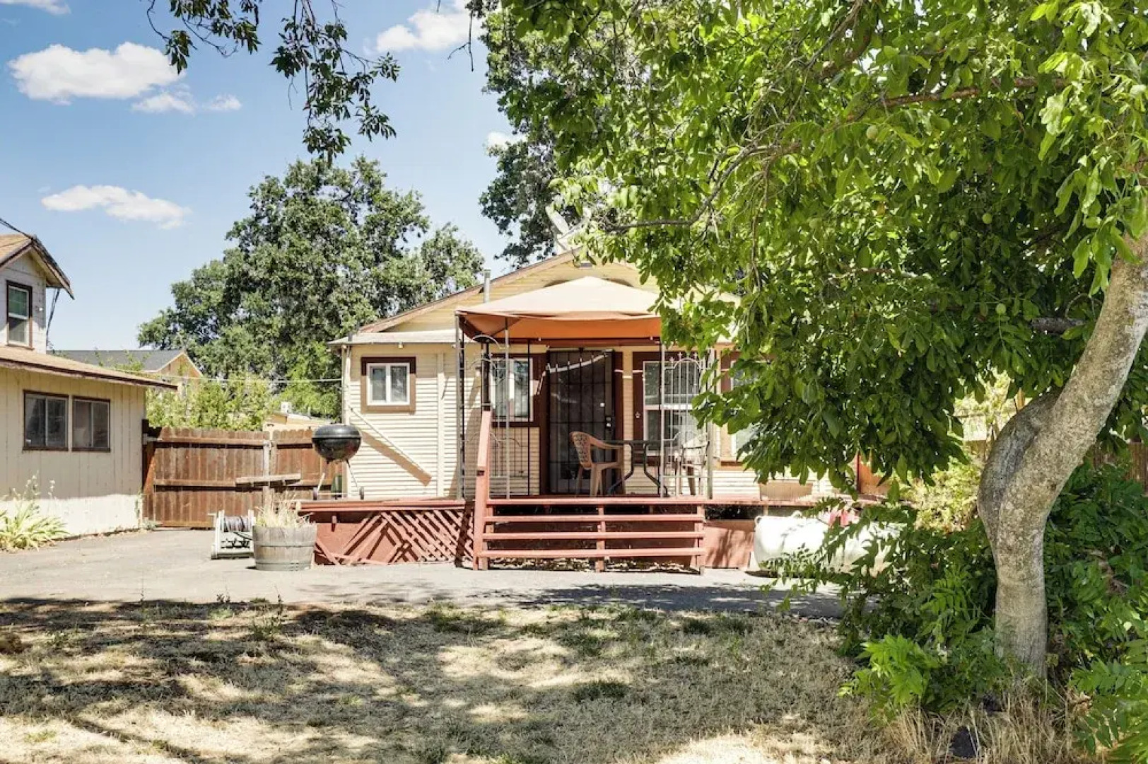 Watefront Getaway w/ Mtn Views & Dock in Clearlake