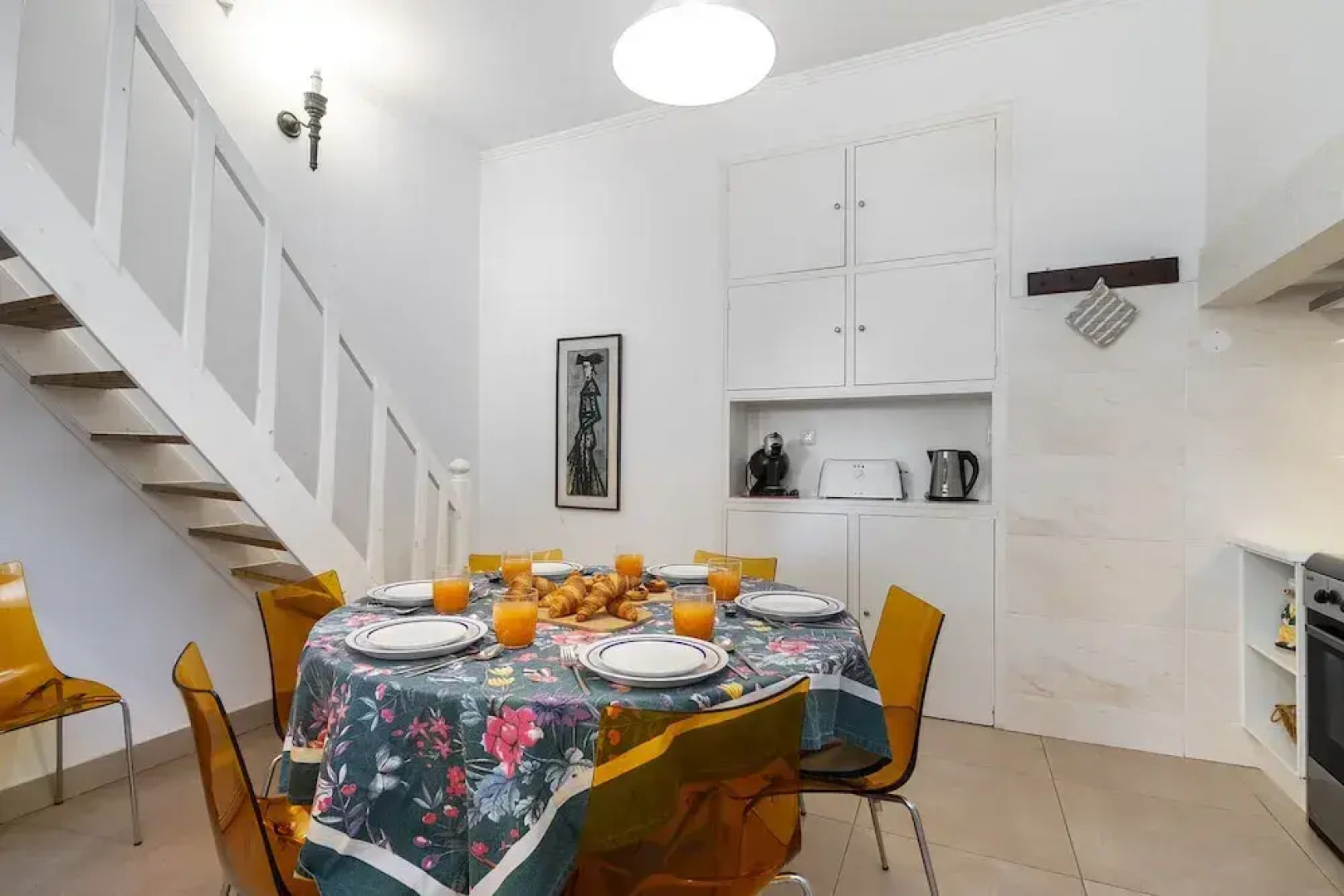 Amazing House In Carcavelos Historical Center W/ Private Patio & Bbq