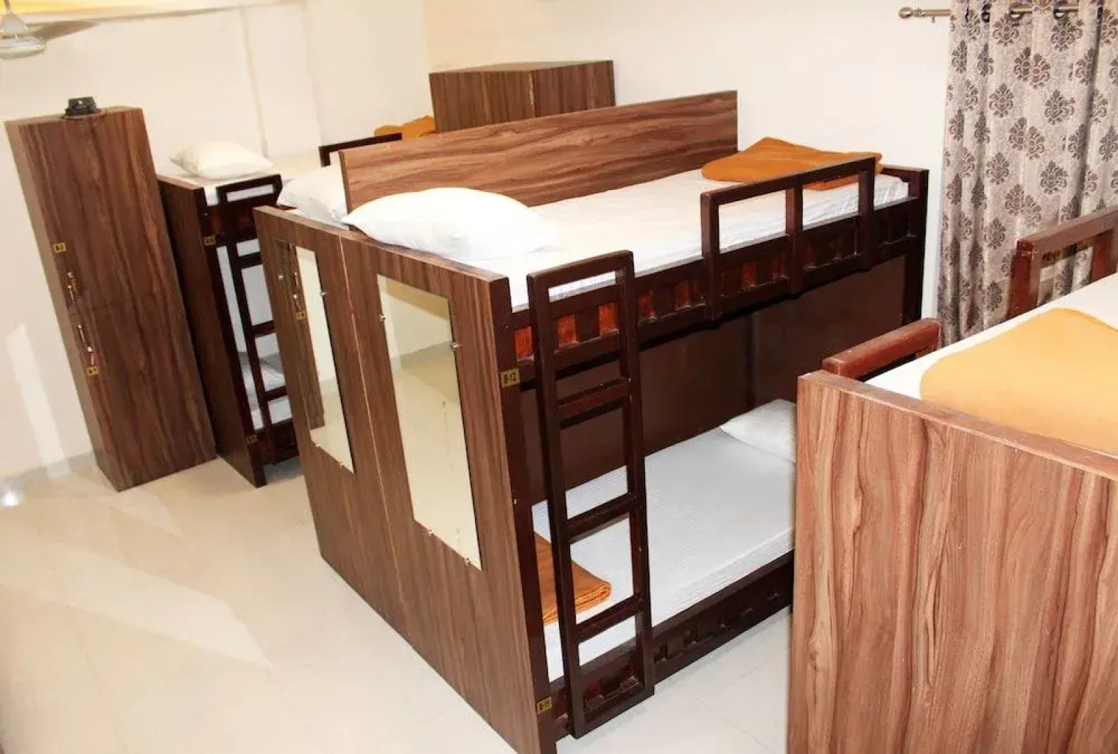 Eco Inn Dormitory - Hostel