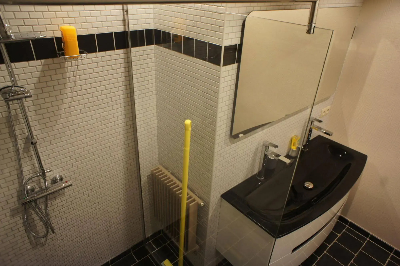 J and R Brussels City Apartment