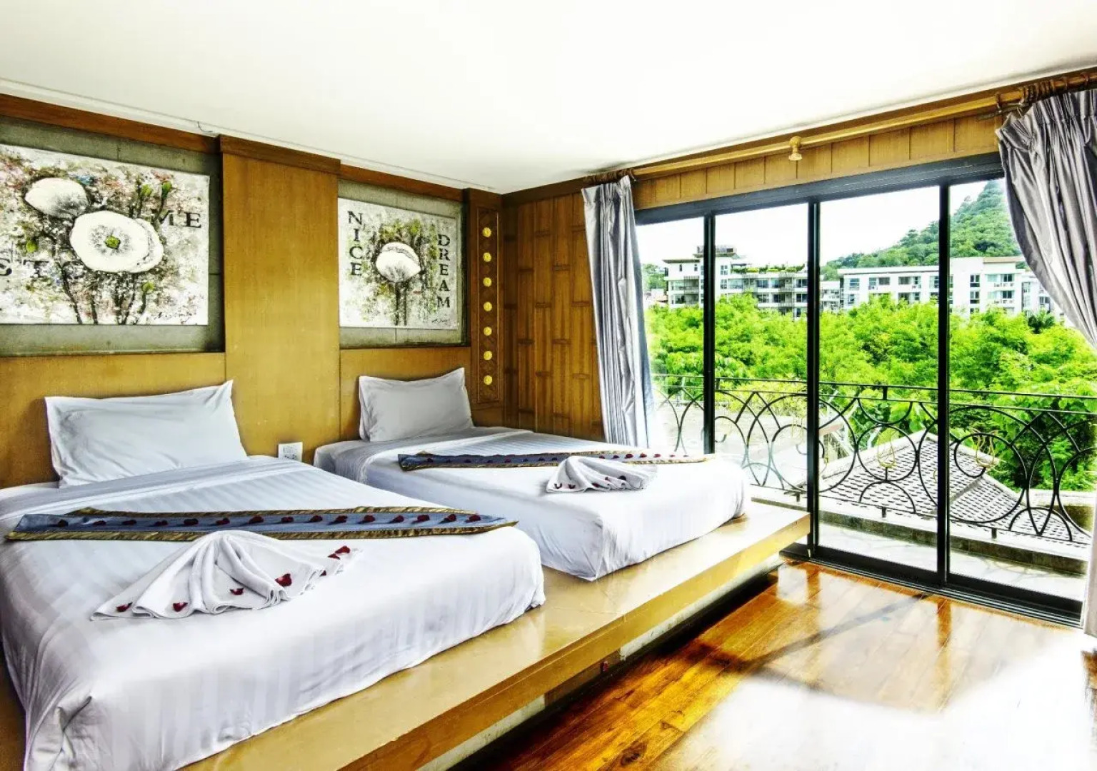 Renoir boutique hotel