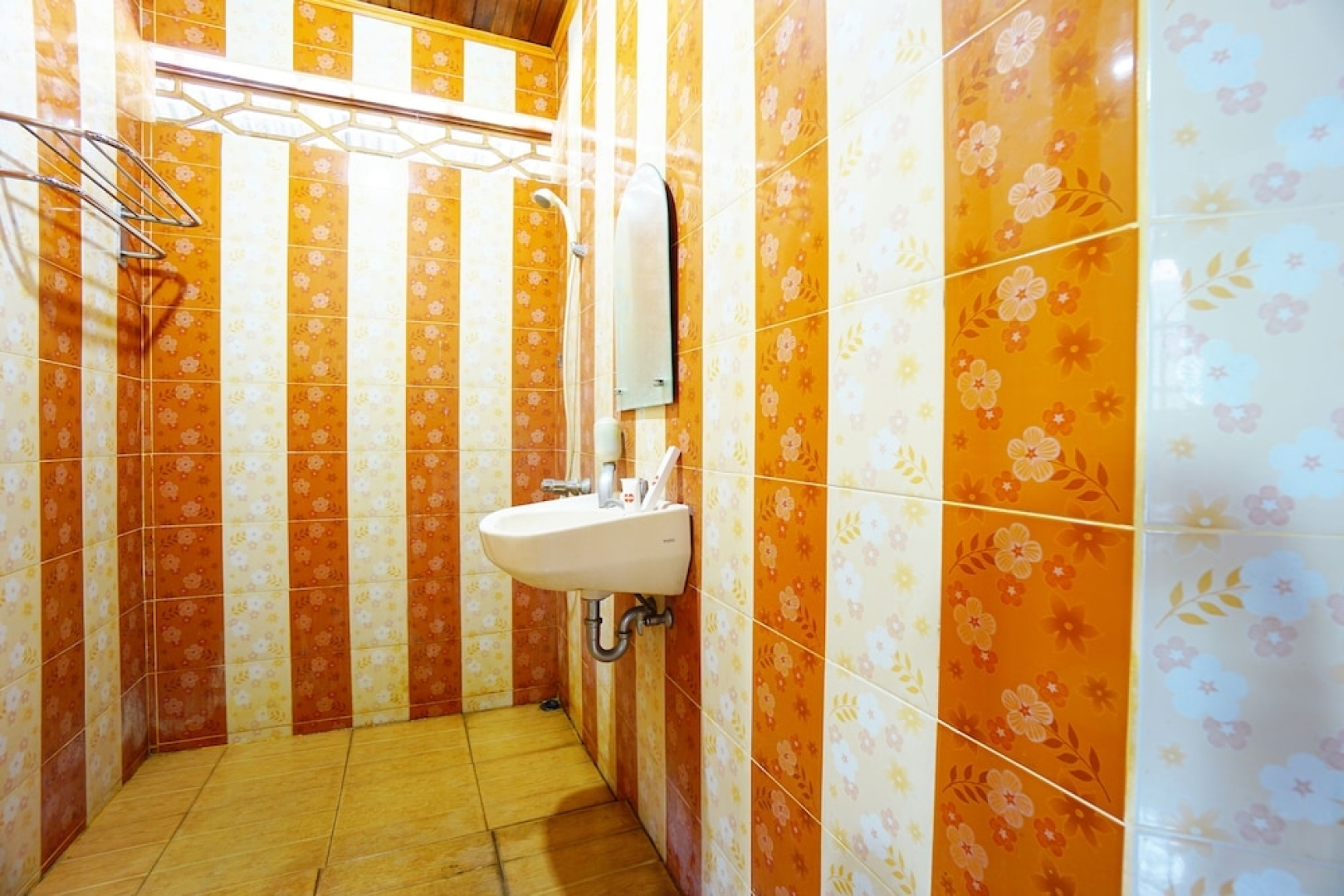 OYO 1254 Golden Lake Resort