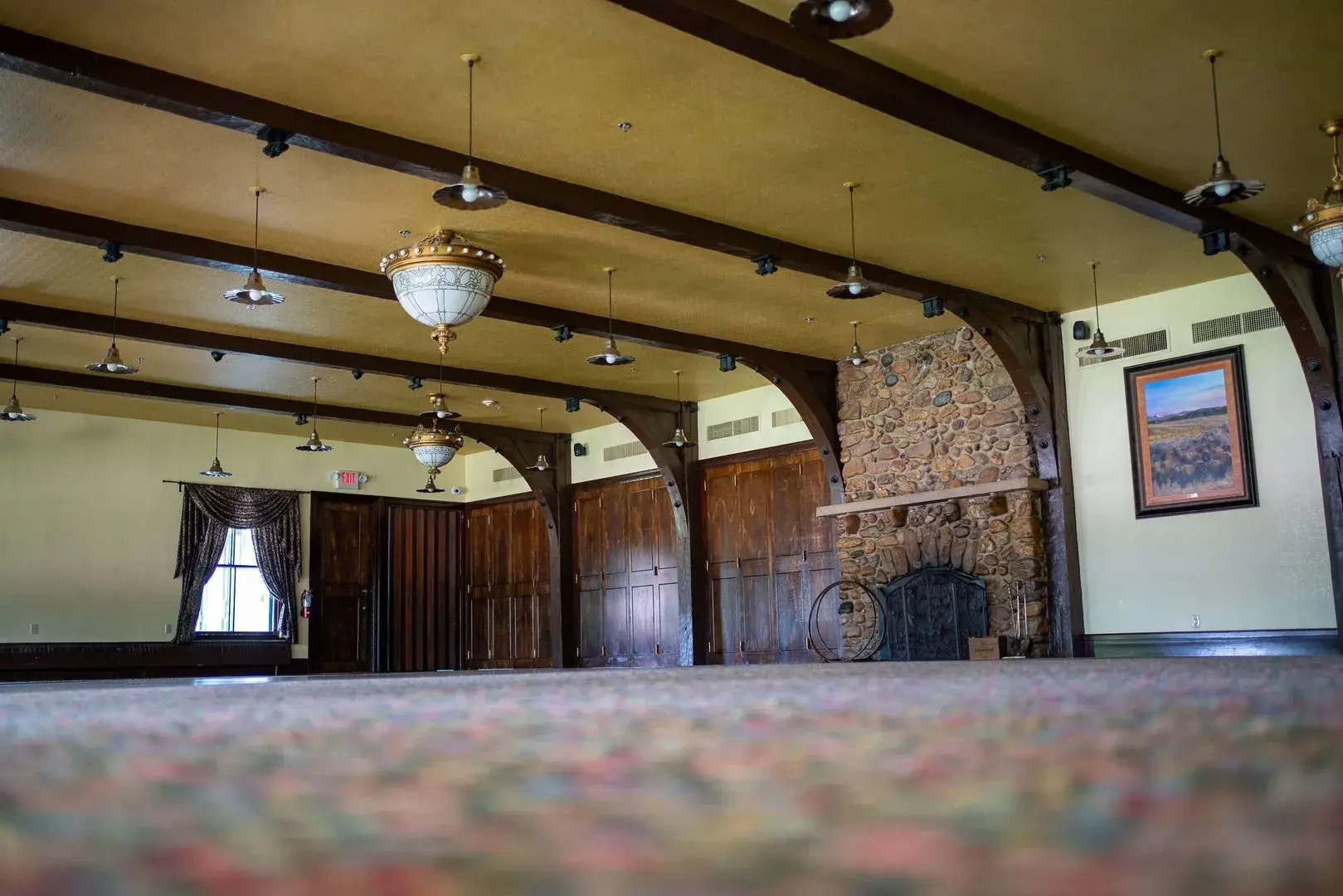 Sheridan Inn, B/W Signature Collection