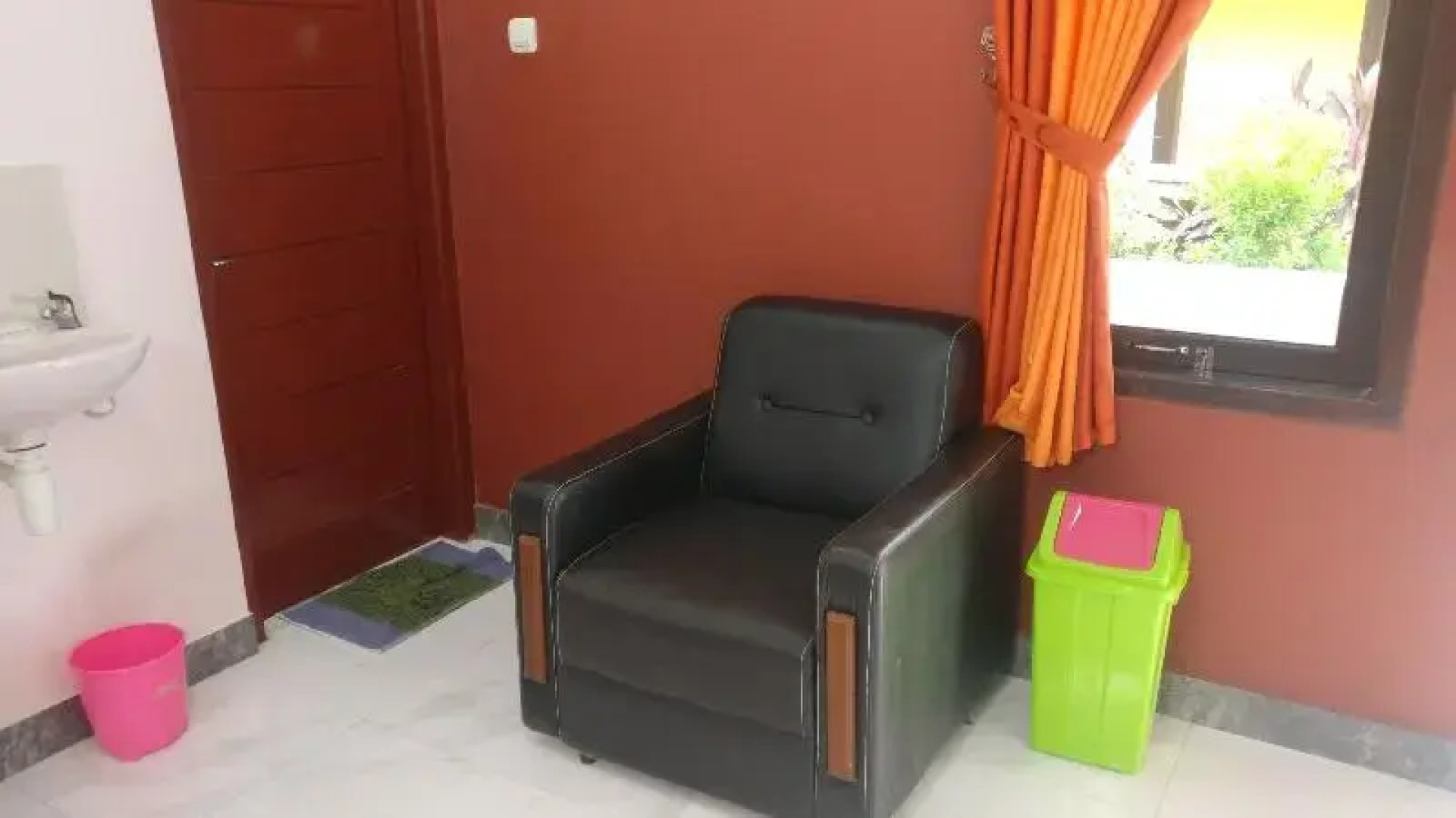 Losmen Tut Wuri 2 by ZUZU