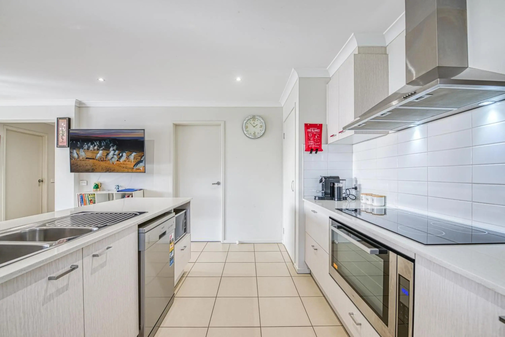 Seabreeze Haven -Wifi, Netflix, pet friendly beach house