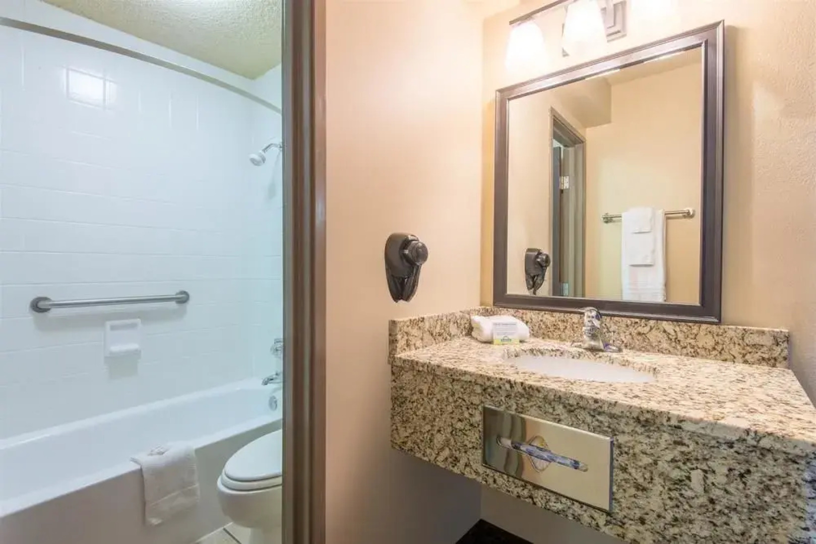 Days Inn & Suites Bozeman