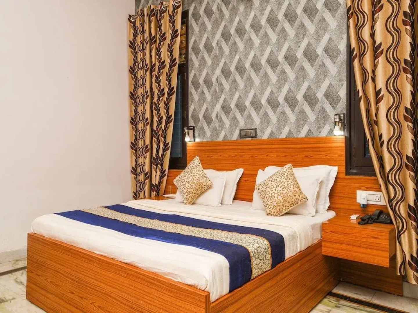 OYO 15407 Home Feeling Accomodation