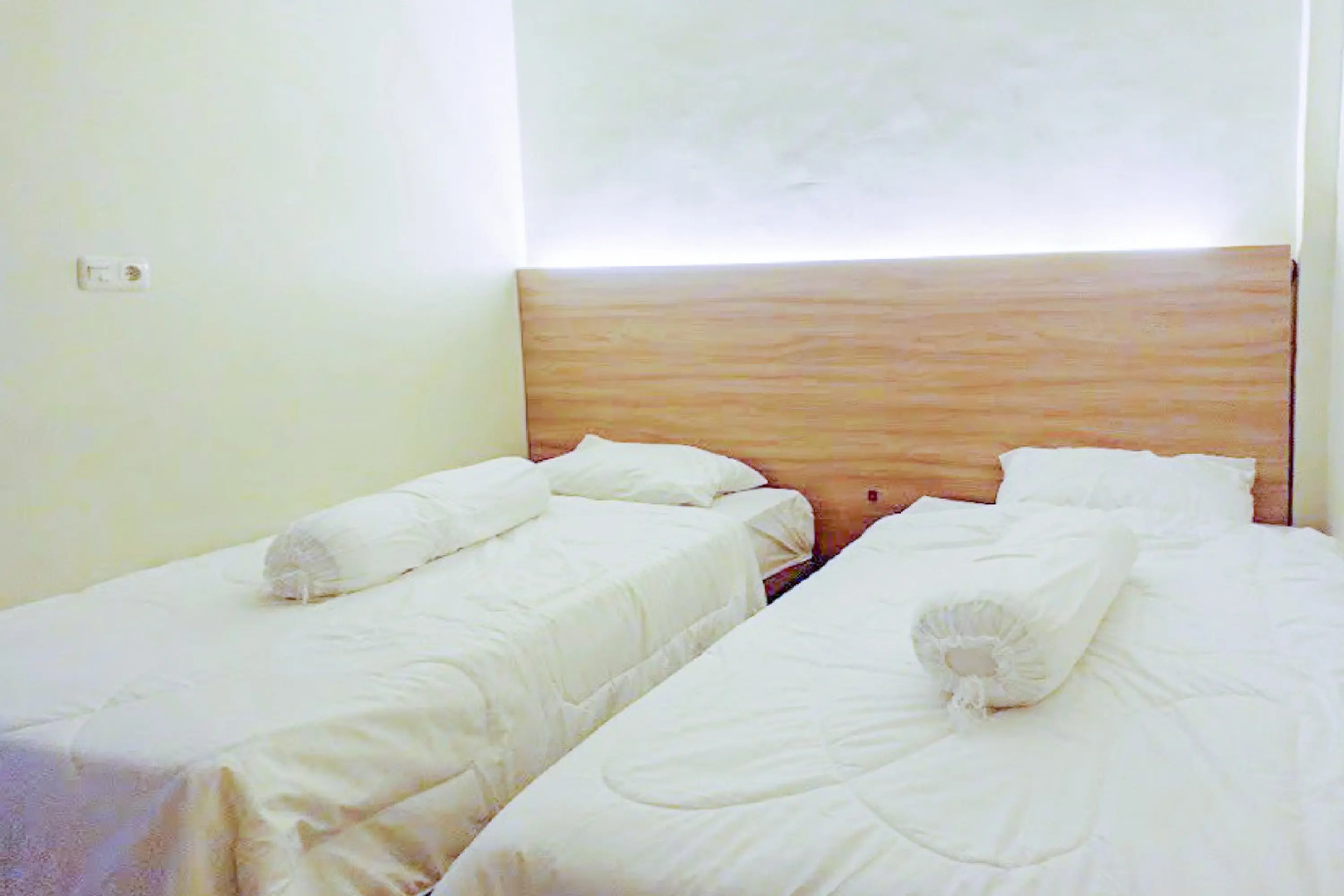 RedDoorz @ Karema Area Mamuju