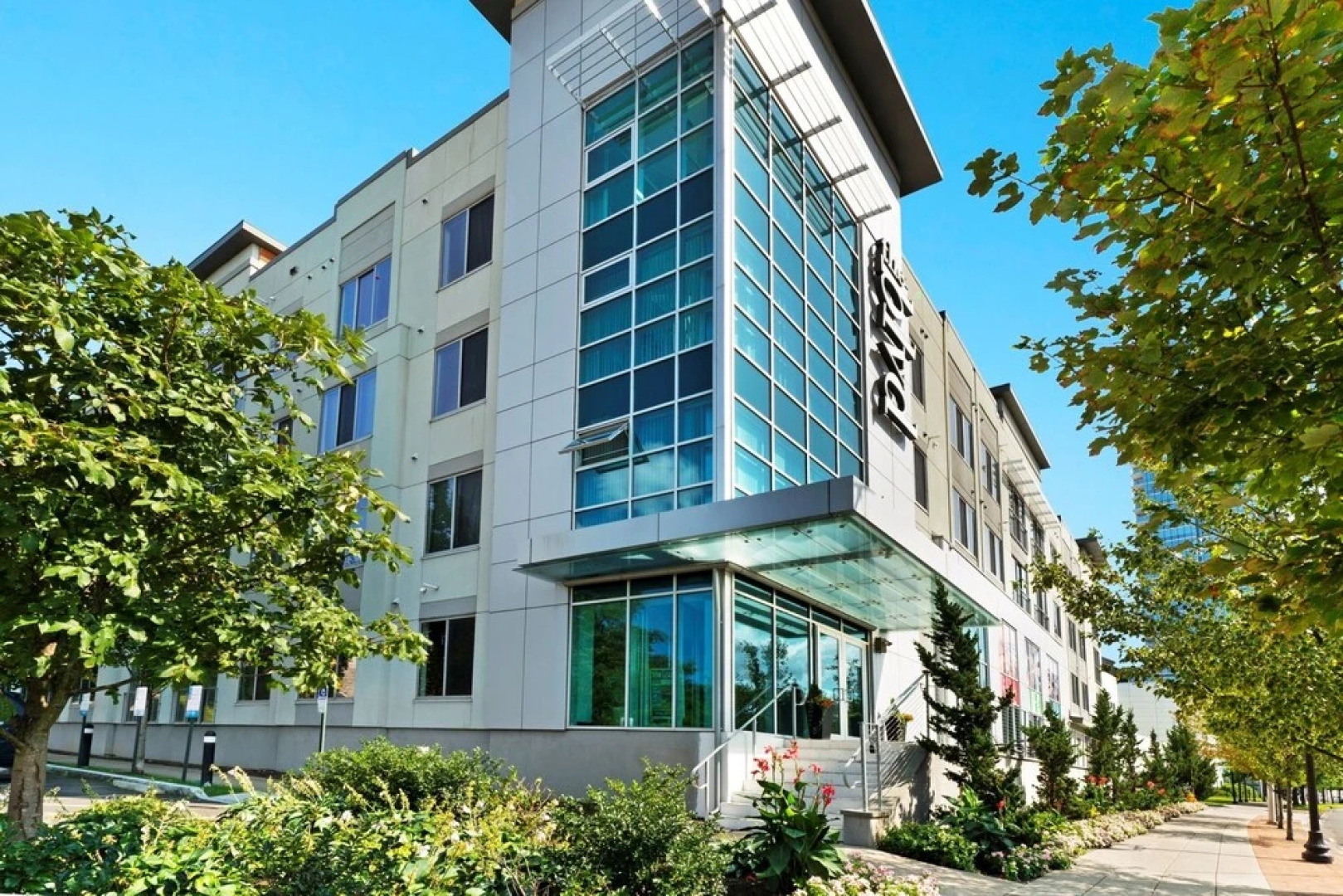 Global Luxury Suites at Downtown Stamford