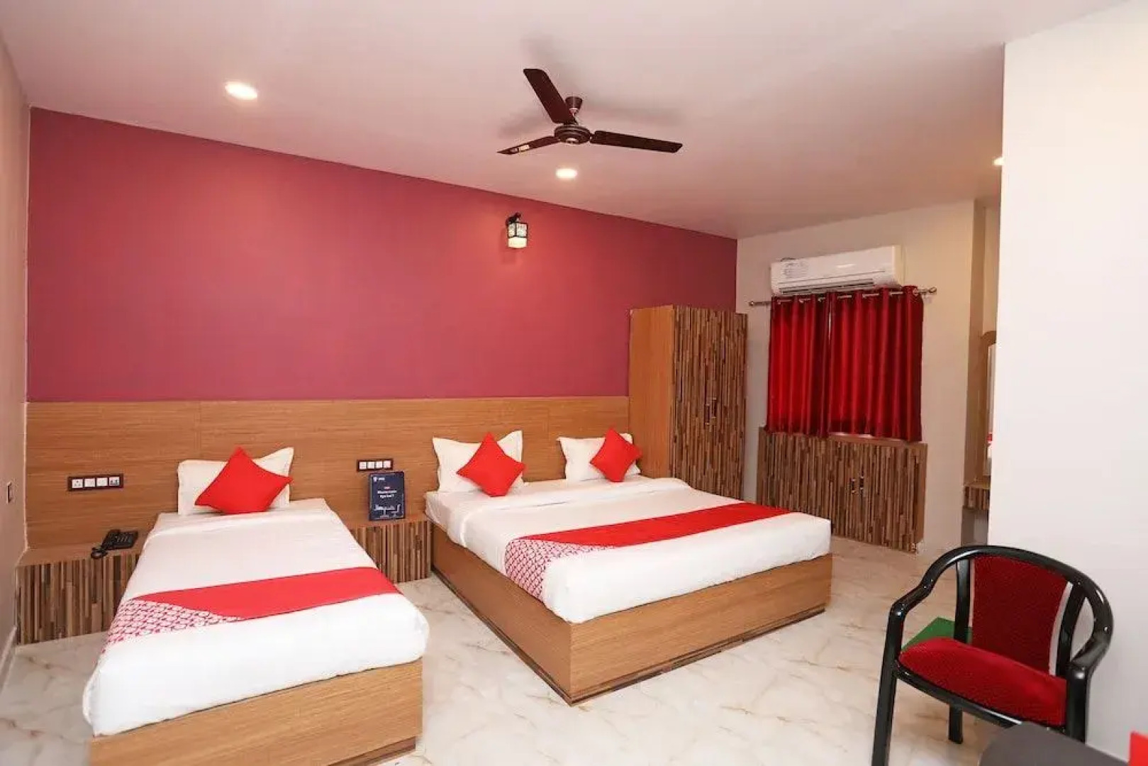 OYO 28645 Nirmalya Plaza