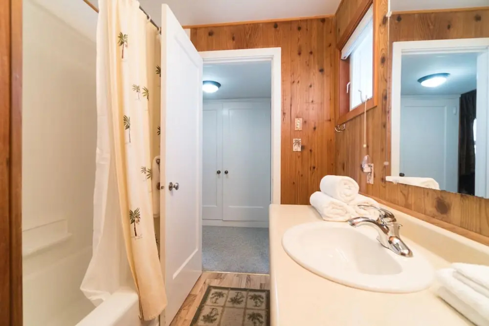 Surfers Cove 3 Br home by RedAwning