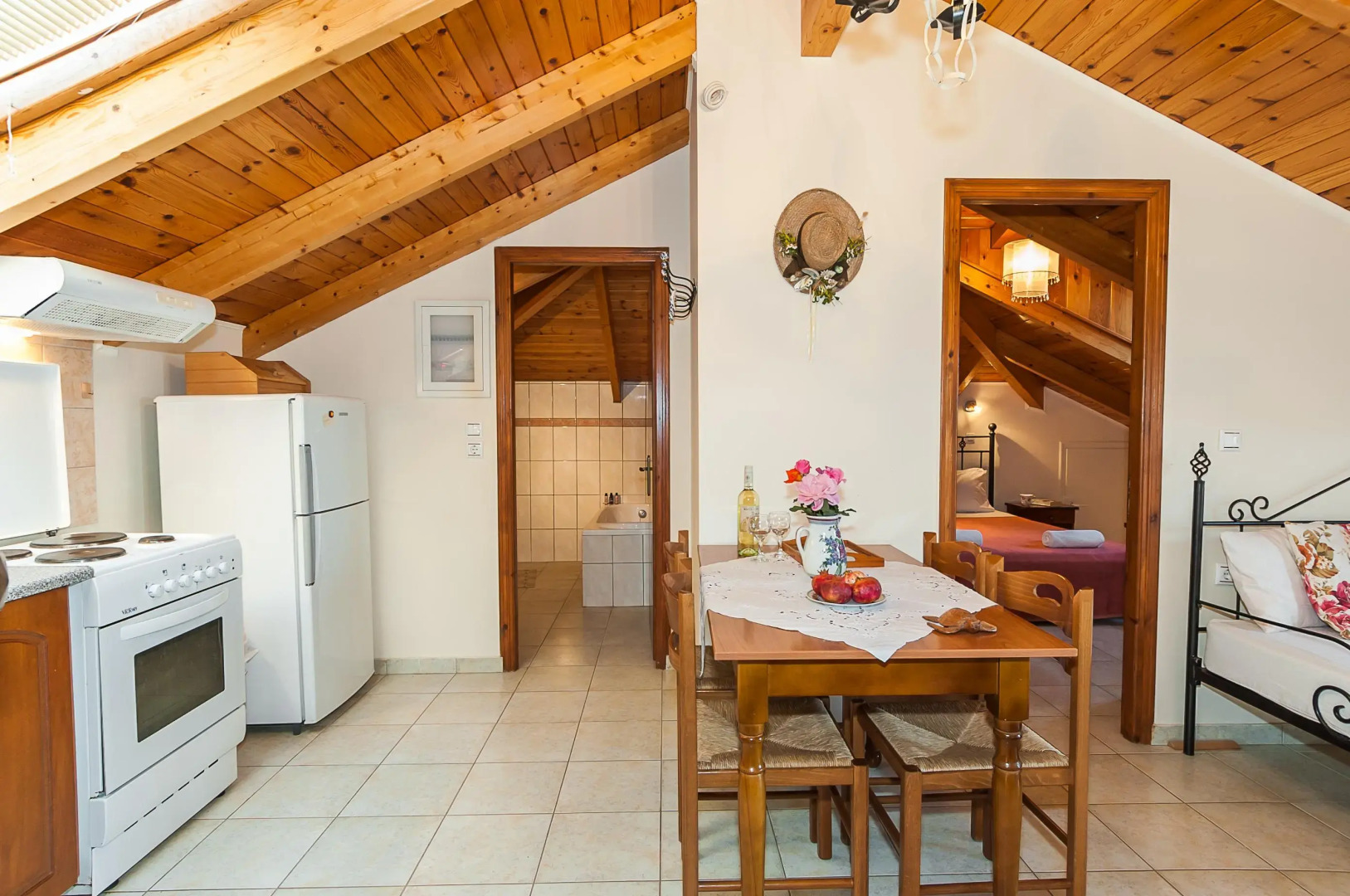 Kavos Psarou Studios and Apartments