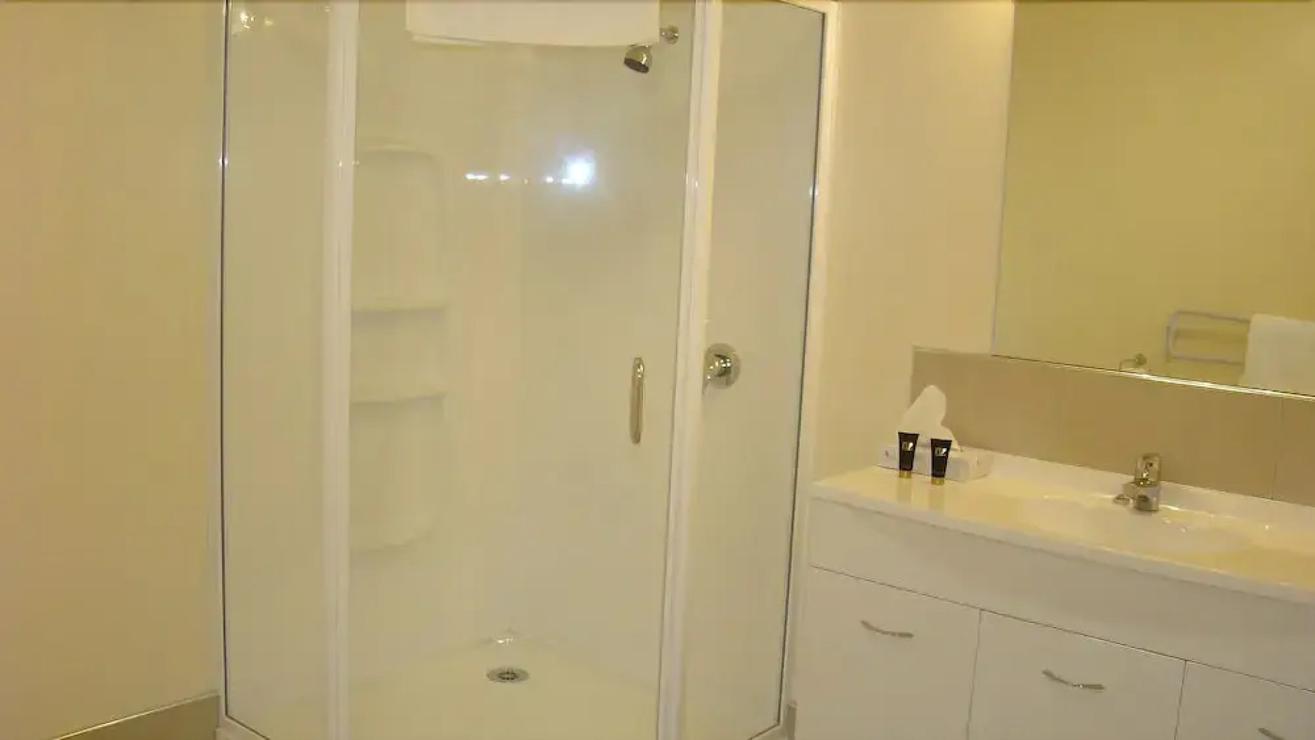 Fountain Court Motel