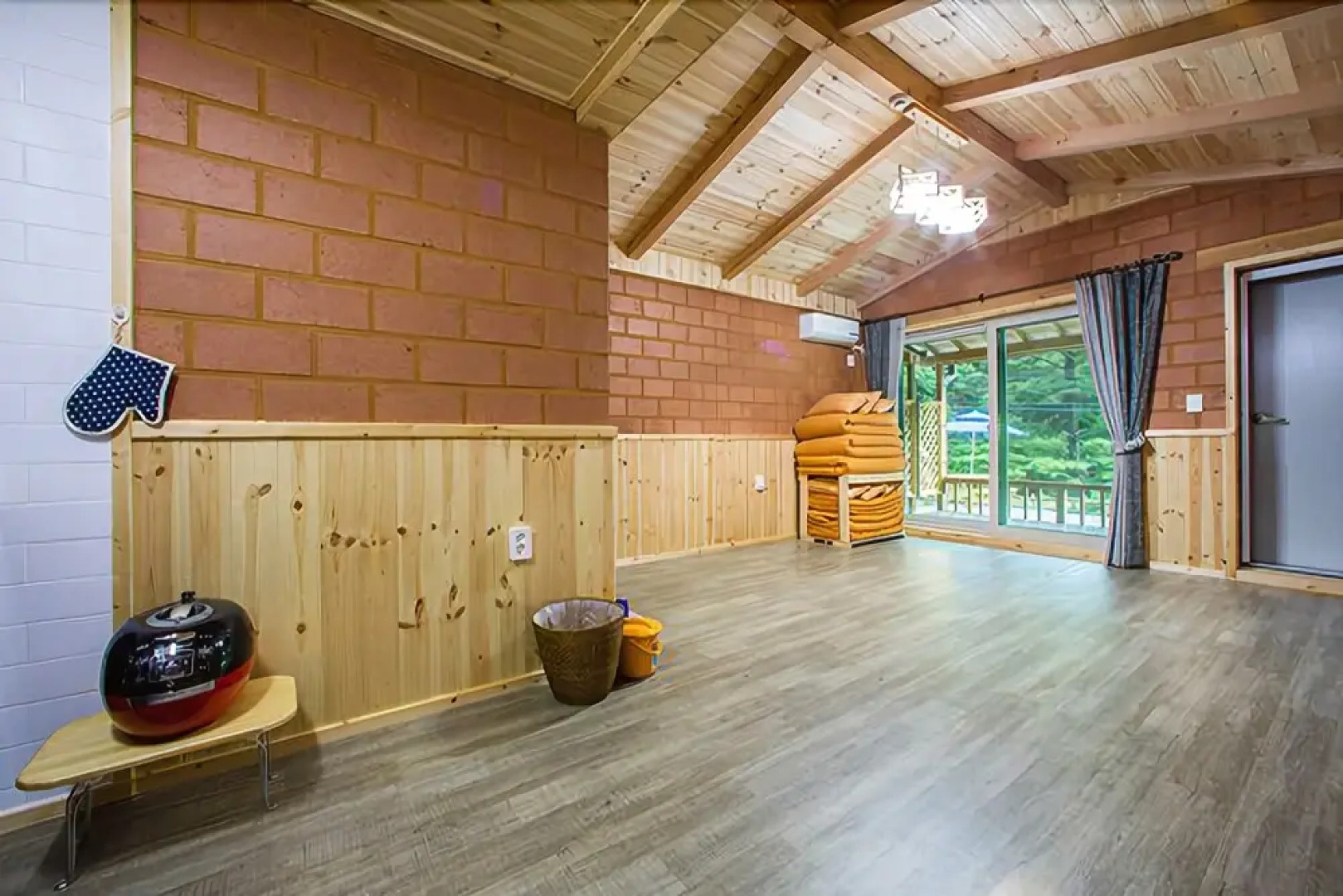 Jeongseon Firefly Light Clay Pension