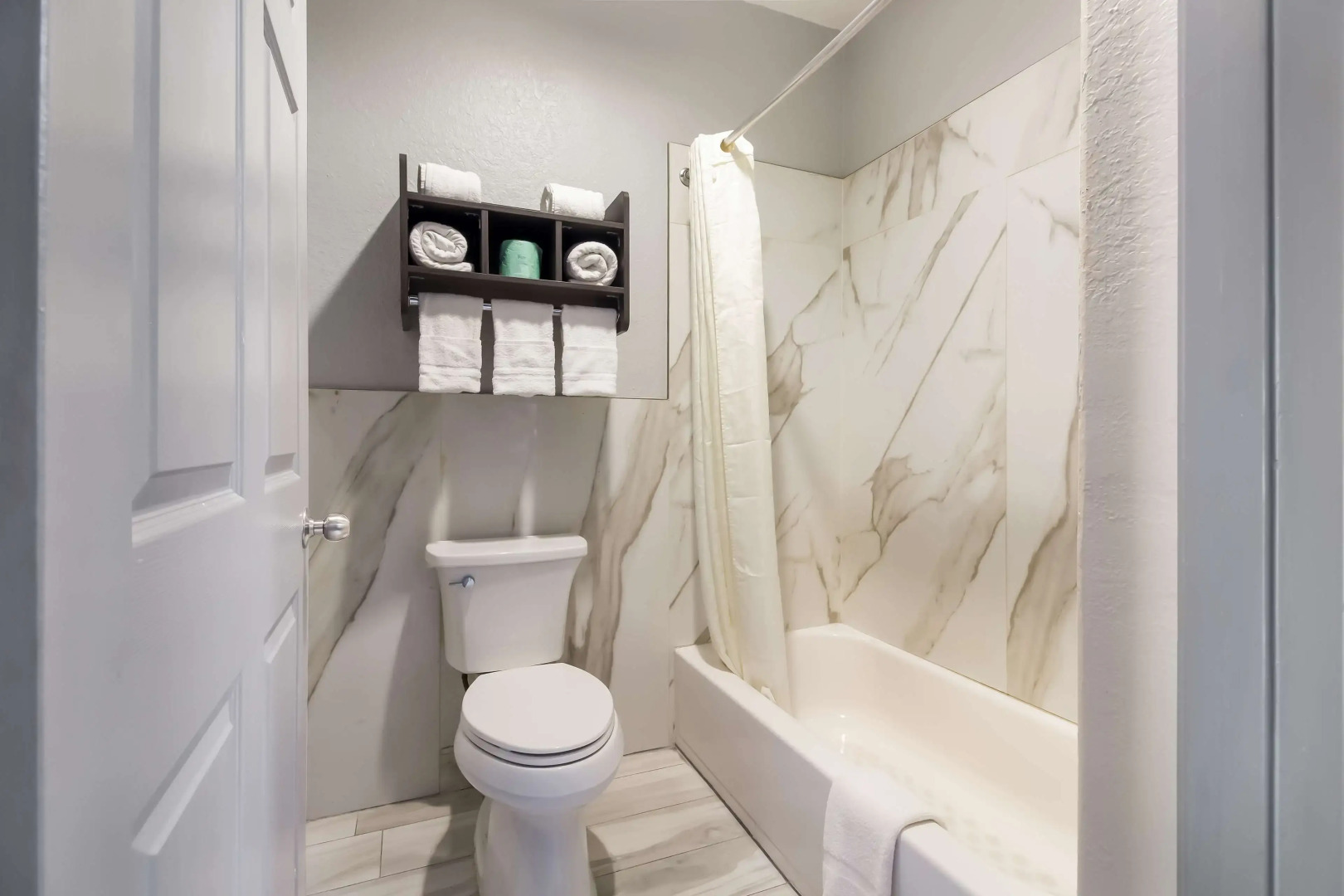 Americas Best Value Platinum Inn & Suites