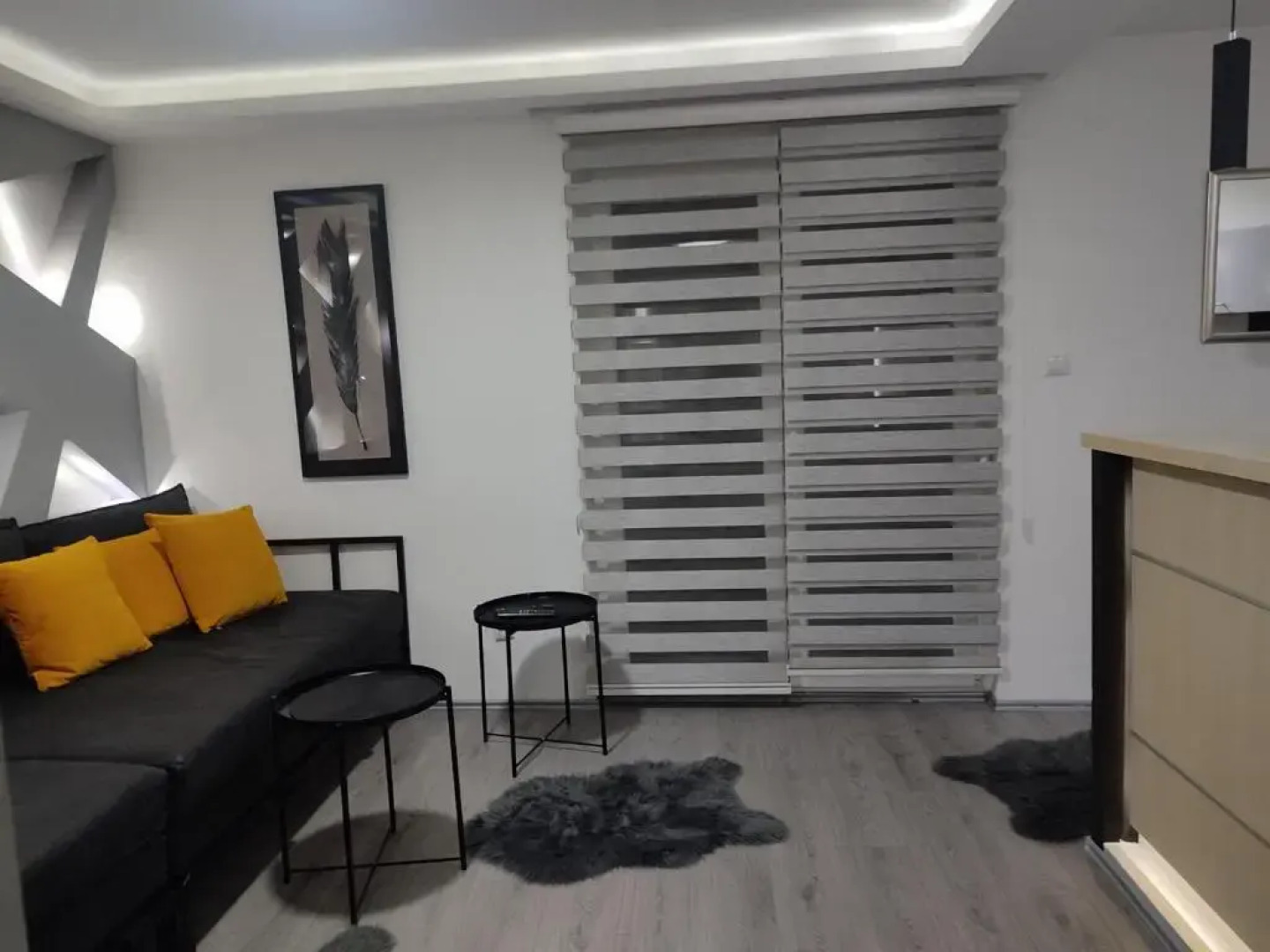 Triangle studio Divcibare