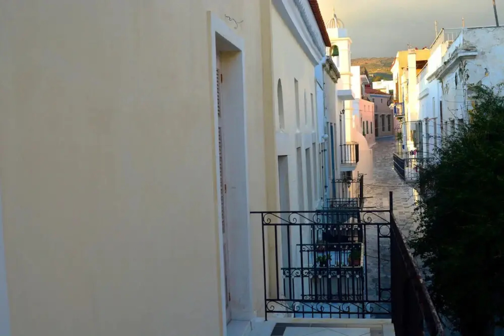 Sophisticated Central House In Tinos