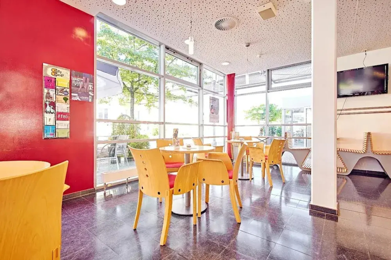 DJH Jugendgästehaus JBB Bielefeld - Hostel