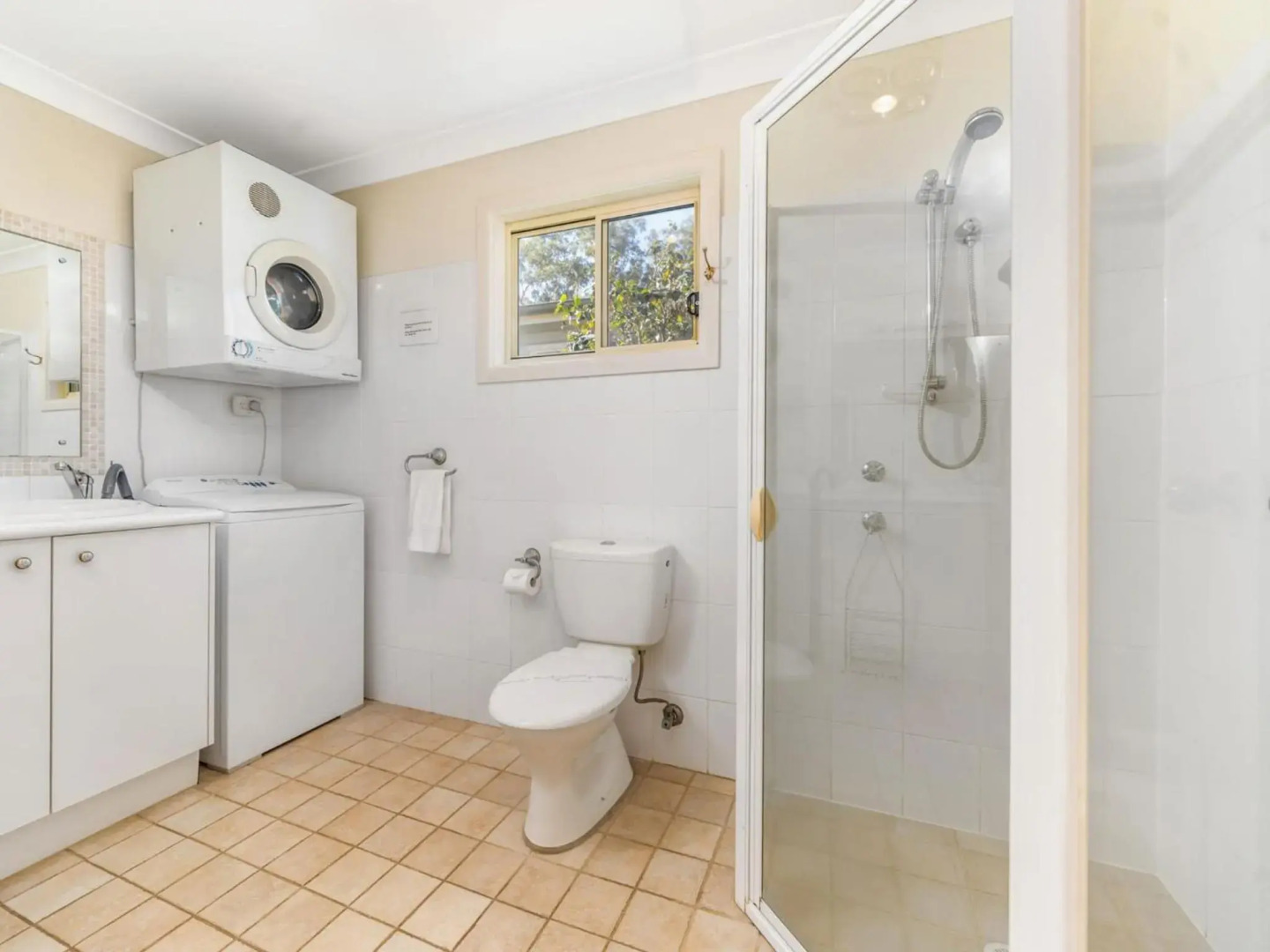 Tapalla Point at Huskisson 4pm Check Out Sundays