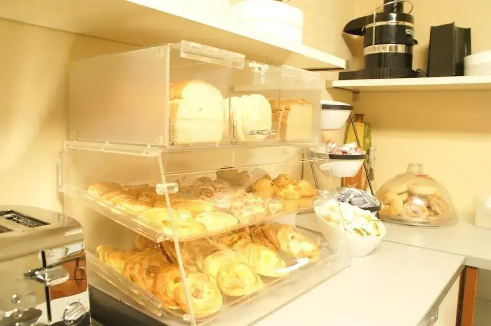 Americas Best Value Inn/brentwood Inn & Garden